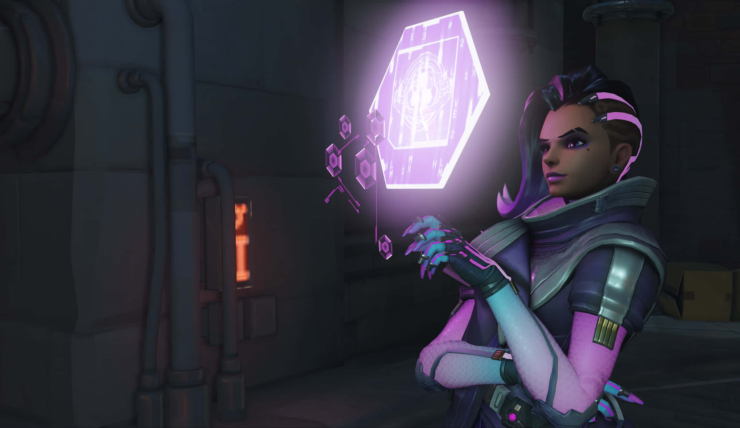 HD Overwatch 桌布 壁紙 — 一個未來角色，紫色頭髮，在昏暗的工業環境中操控發光的六邊形全息圖。