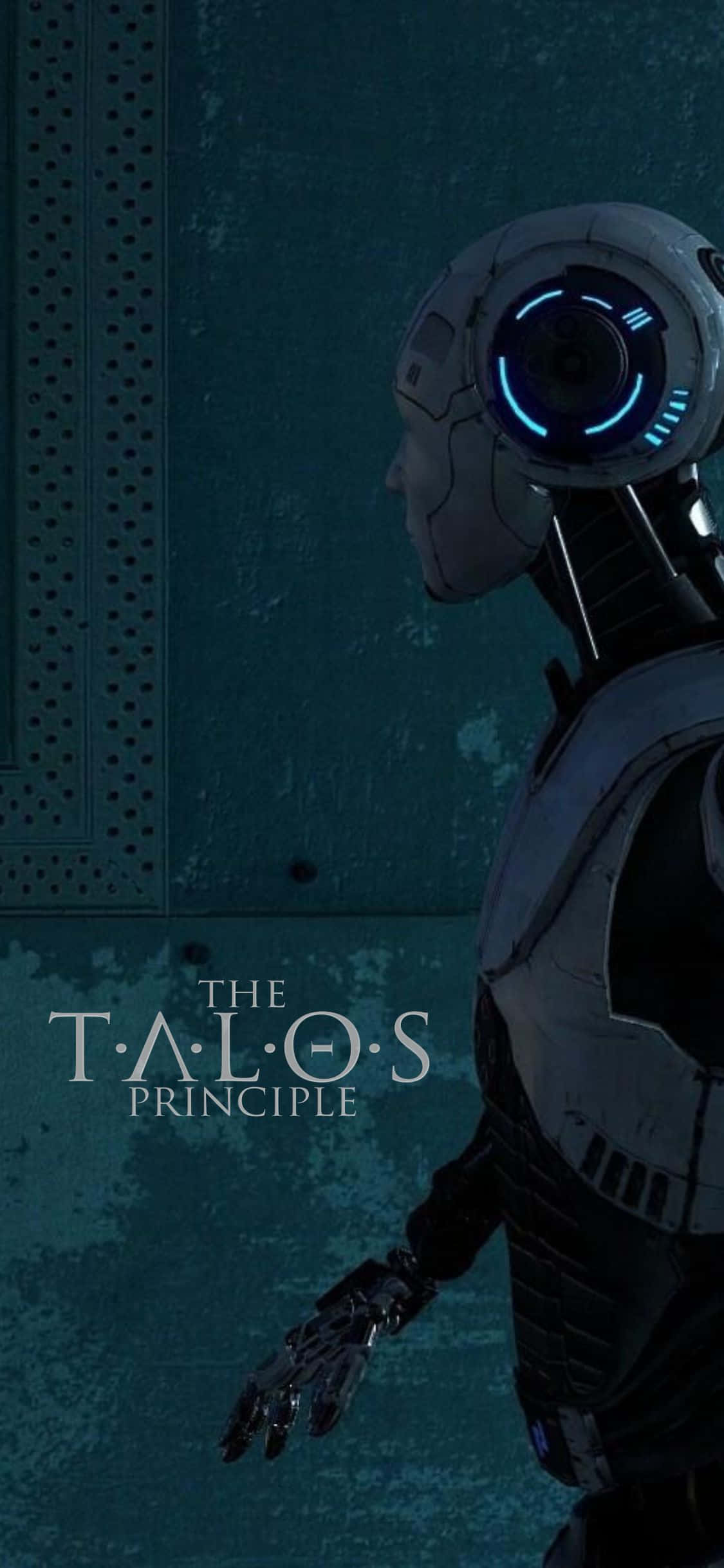 iPhone Xs The Talos Principle 桌布 壁紙 — 一個未來風格的機器人，擁有發光的藍色眼睛，站在昏暗的藍綠色工業環境中，其金屬形狀在穿孔牆壁上投下陰影。