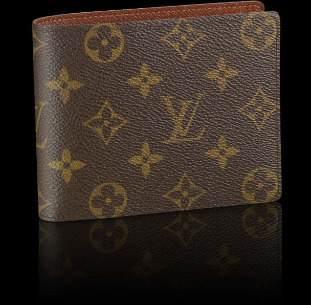 Louis Vuitton Pattern 桌布 壁紙 — 一個棕色 Louis Vuitton 字母組合錢包，帶有金色標誌，放置在反光的黑色表面上。