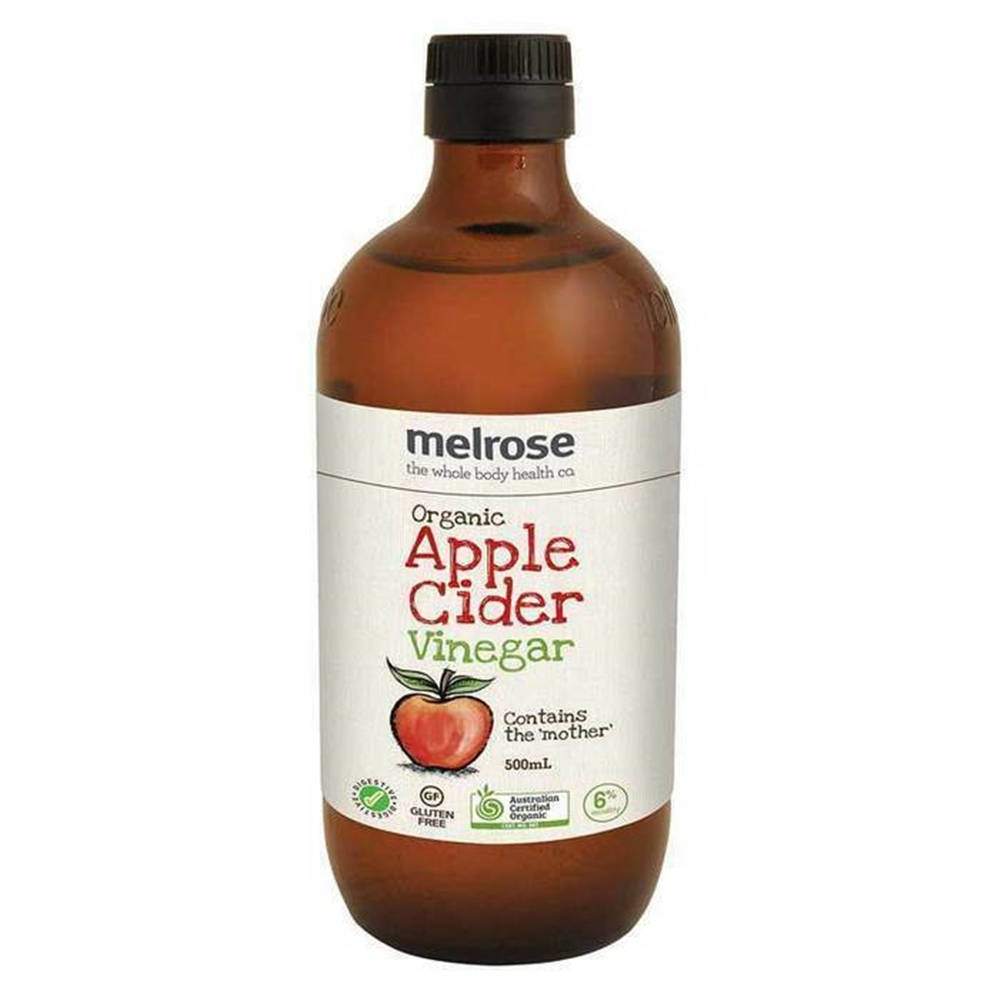 Drink 桌布 壁紙 — 一個棕色玻璃瓶的Melrose有機蘋果醋，帶有白色標籤和黑色蓋子，放在純白色背景前。