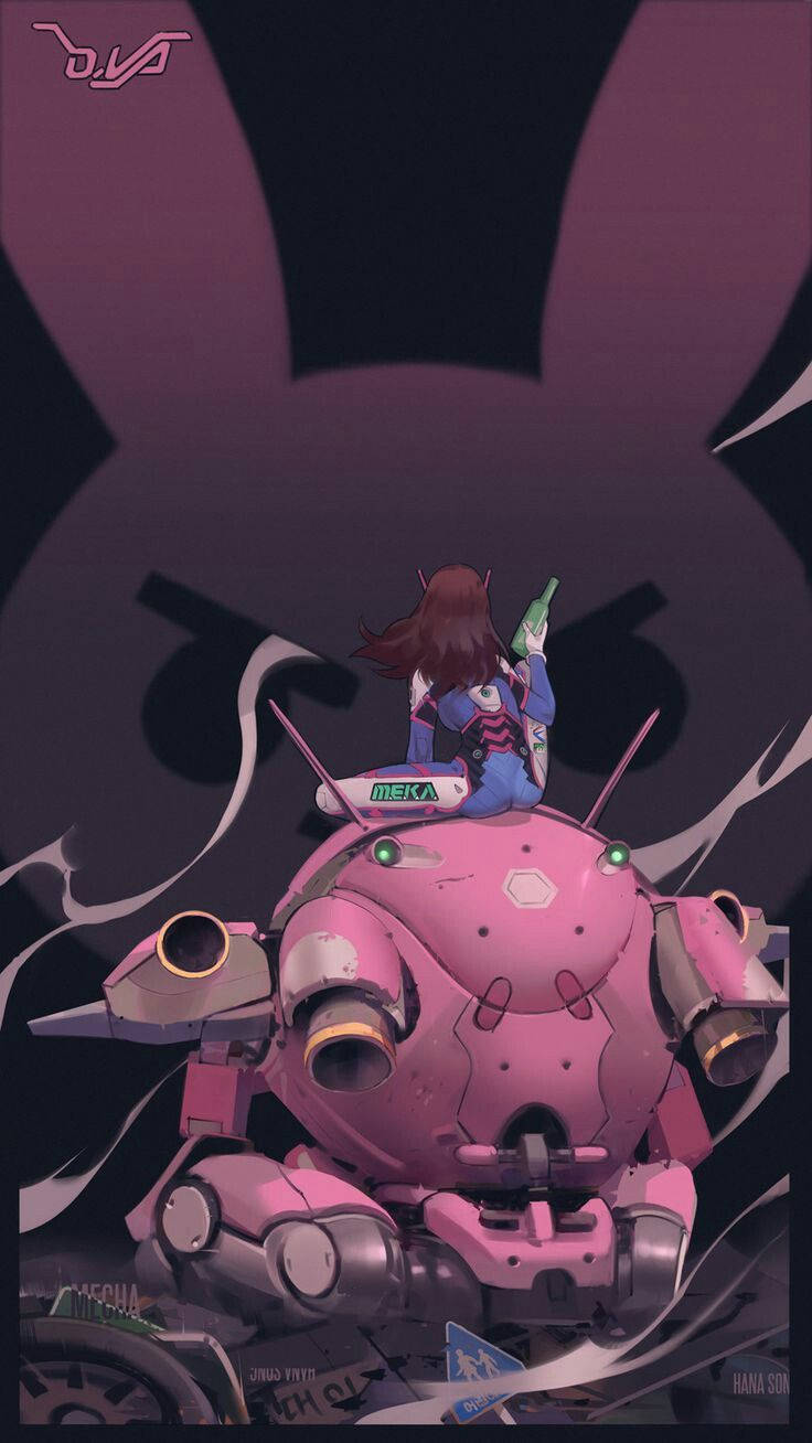 D.Va 桌布 壁紙 — 一個棕色頭髮的女孩坐在粉紅色機甲上，拿著一個綠色瓶子，背景是深紫色，有巨大的兔耳朵。