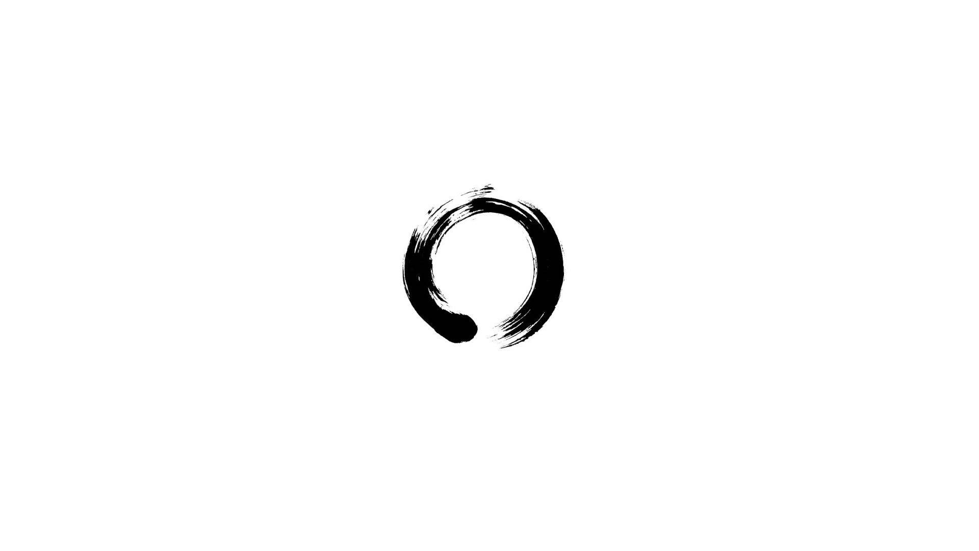 禪 桌布 壁紙 — 一個極簡主義的黑色筆觸圓圈，開口端居中於純白背景上。