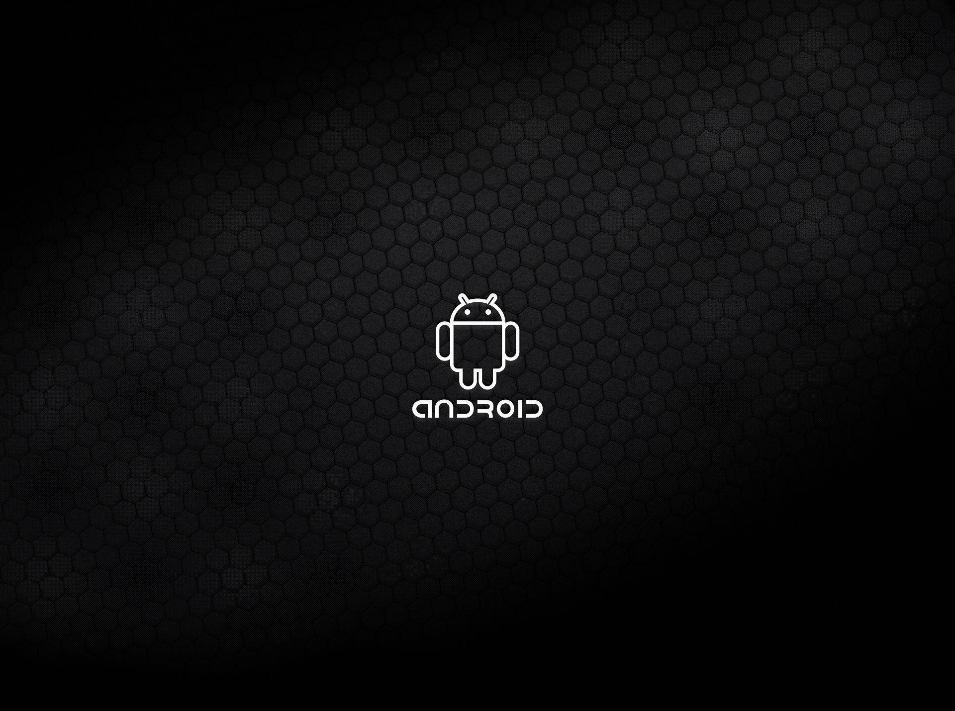 Black Android 桌布 壁紙 — 一個極簡白色Android標誌，居中放置在帶有漸變照明的深色六邊形圖案背景上。