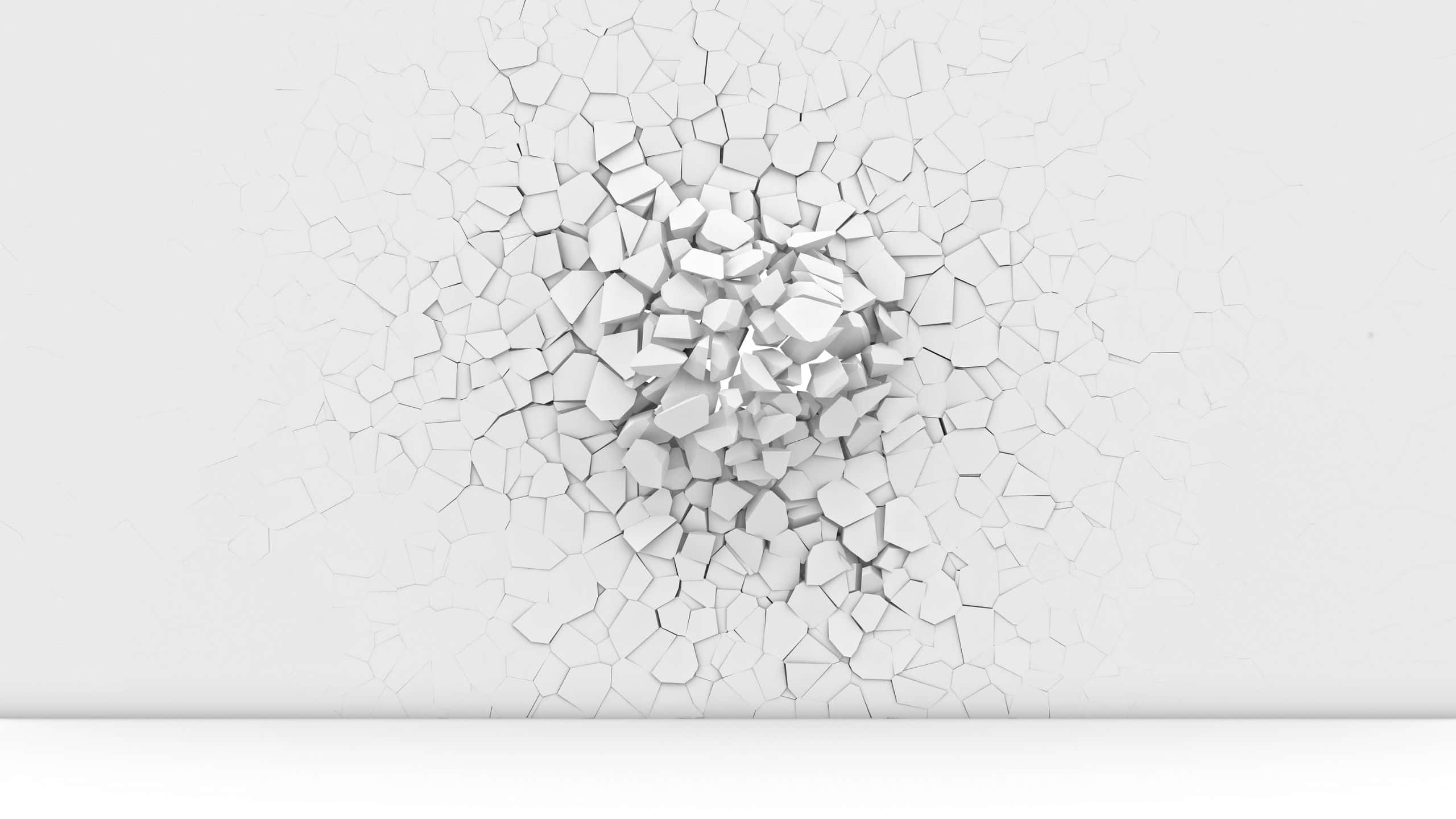 2560x1440 動態圖片 桌布 壁紙 — 一個極簡的3D渲染，白色牆壁碎裂成幾何碎片，中央帶有爆炸效果。