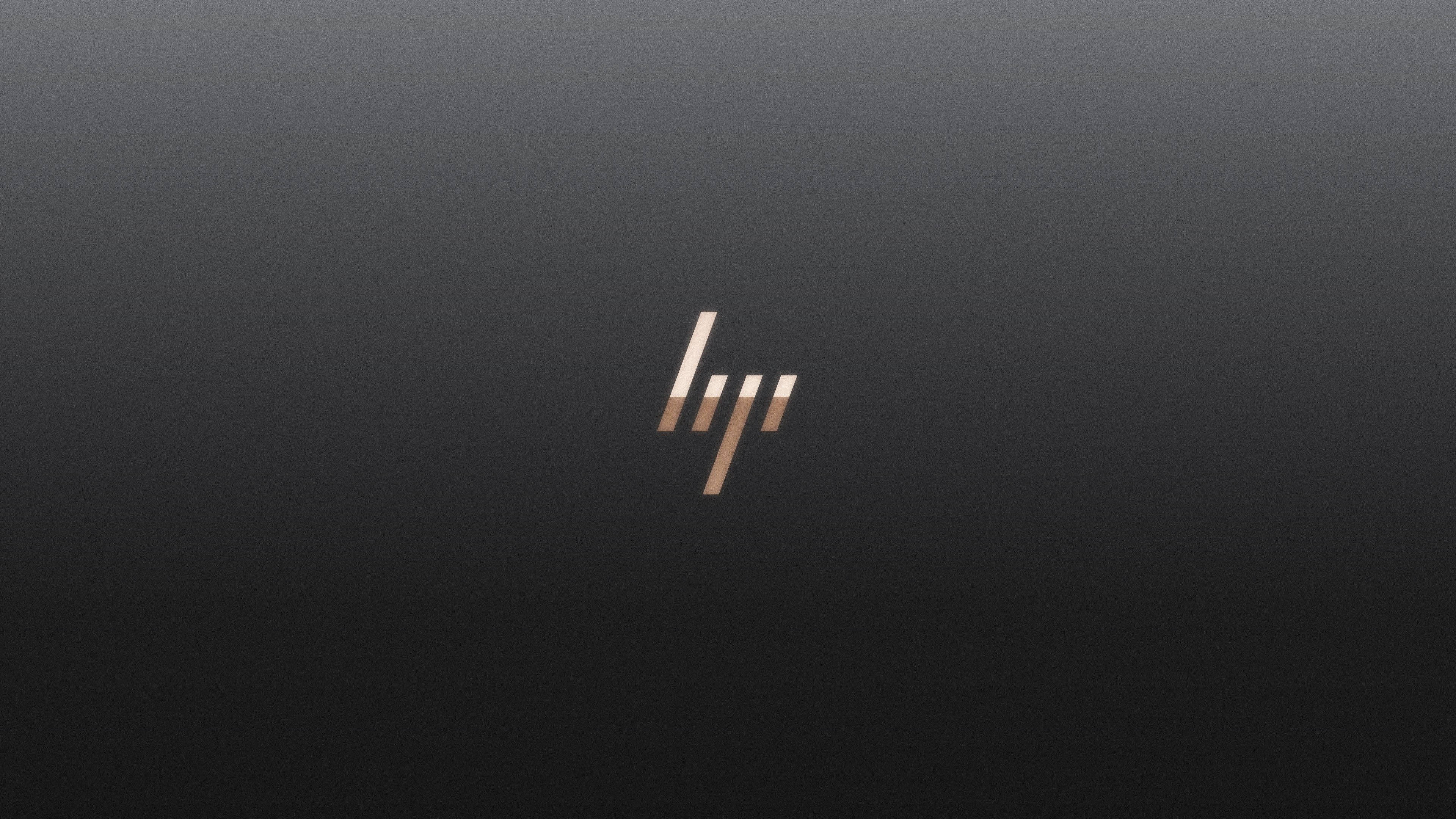 HP 桌布 壁紙 — 一個極簡的HP標誌在平滑的黑色漸變背景上以玫瑰金色閃耀。
