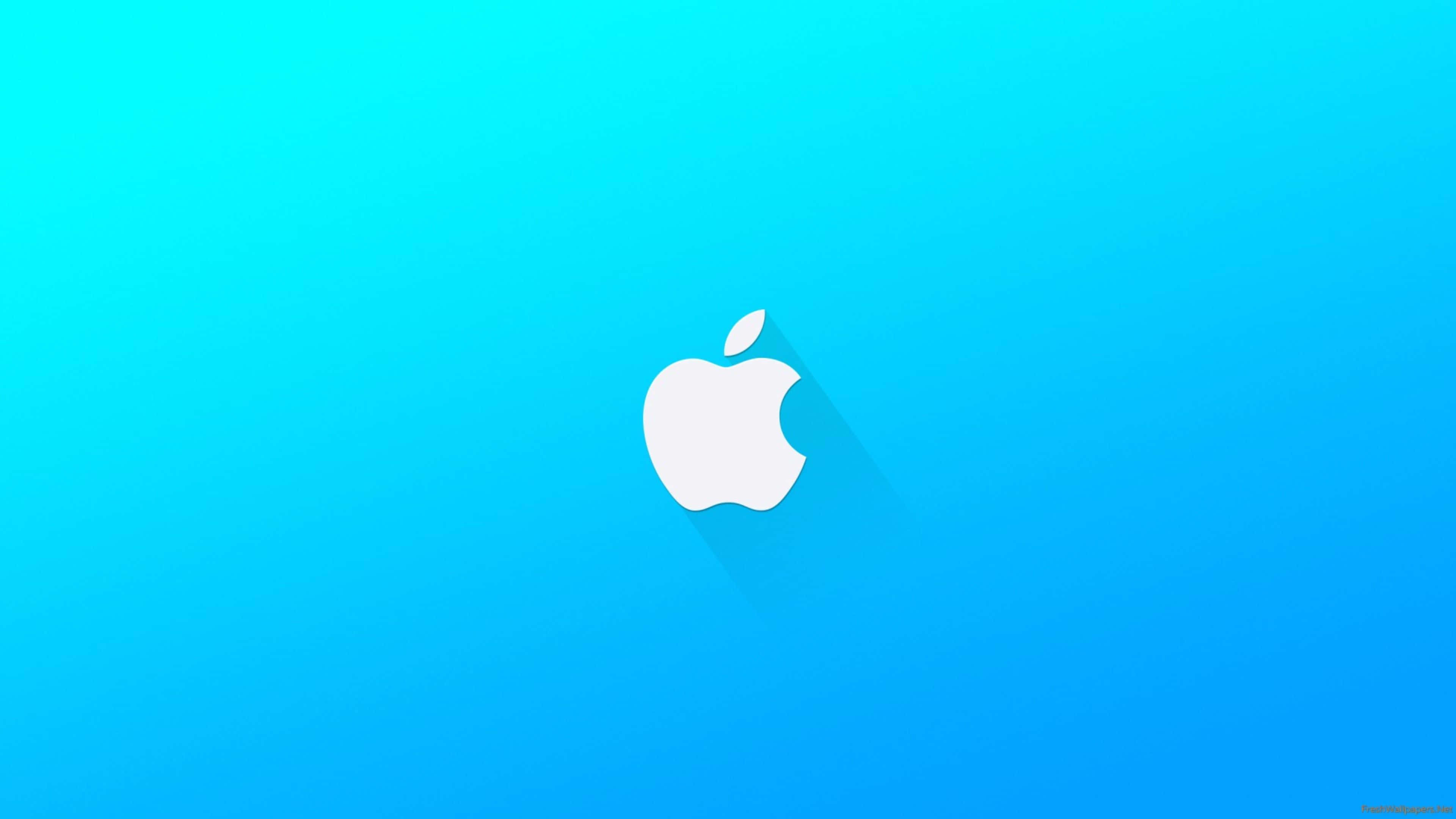 Apple 4K 桌布 壁紙 — 一個極簡的白色Apple標誌，居中在漸變藍色背景上，帶有長陰影效果。