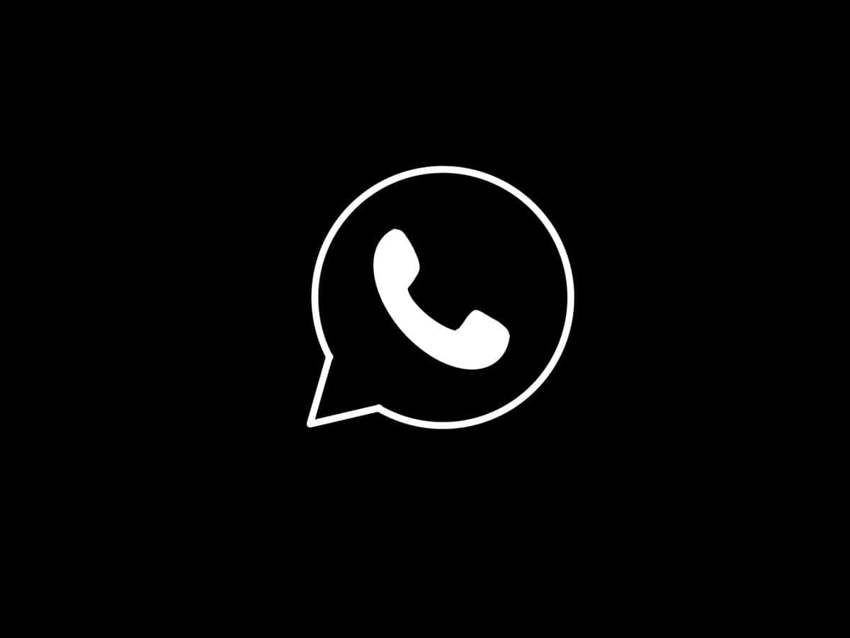 WhatsApp 桌布 壁紙 — 一個極簡的白色WhatsApp標誌，居中在純黑色背景上。