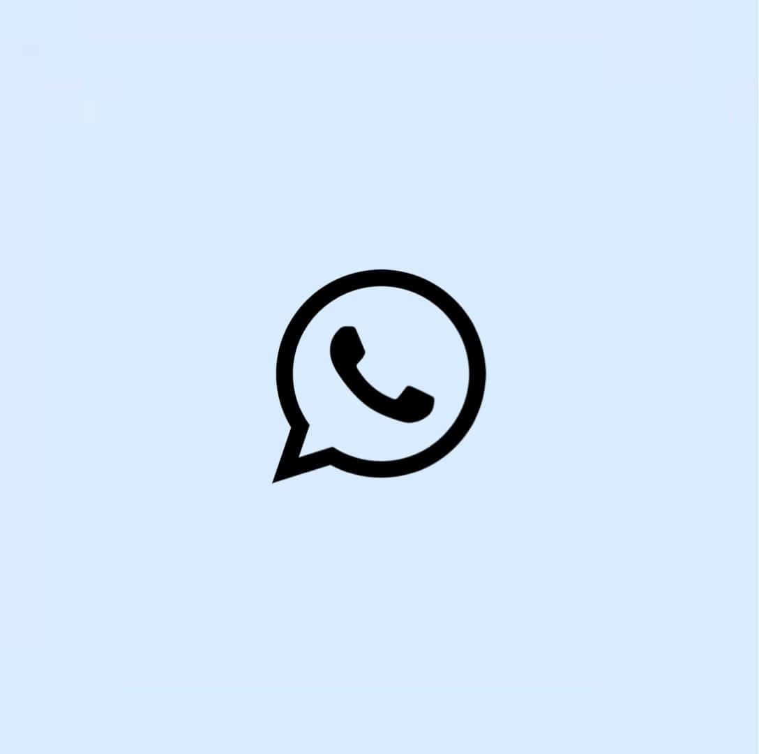 WhatsApp 桌布 壁紙 — 一個極簡的黑色WhatsApp標誌，居中在柔和的淺藍色背景上。
