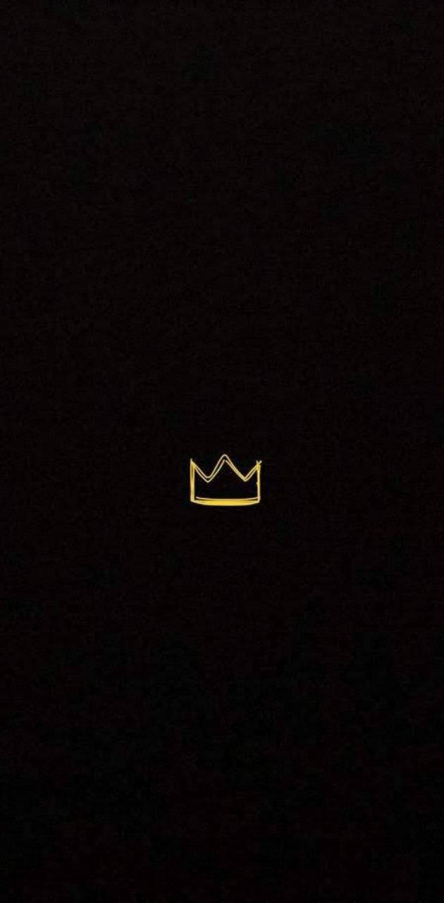 King And Queen 桌布 壁紙 — 一個極簡金色皇冠圖示，居中放置於帶紋理的黑色背景上。