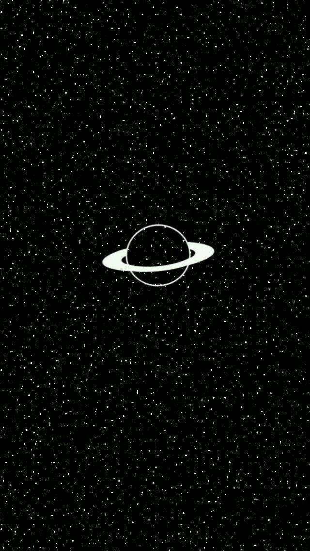土星帶有光環，位於繁星點點的夜空中央。