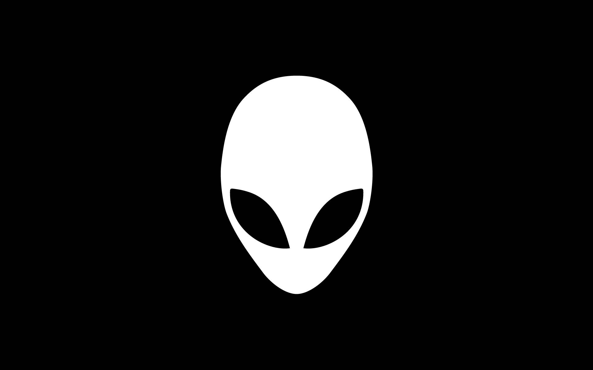 alienware default 桌布 壁紙 — 一個極簡風格的白色外星人頭部剪影，帶有大黑眼睛，居中在純黑色背景上。
