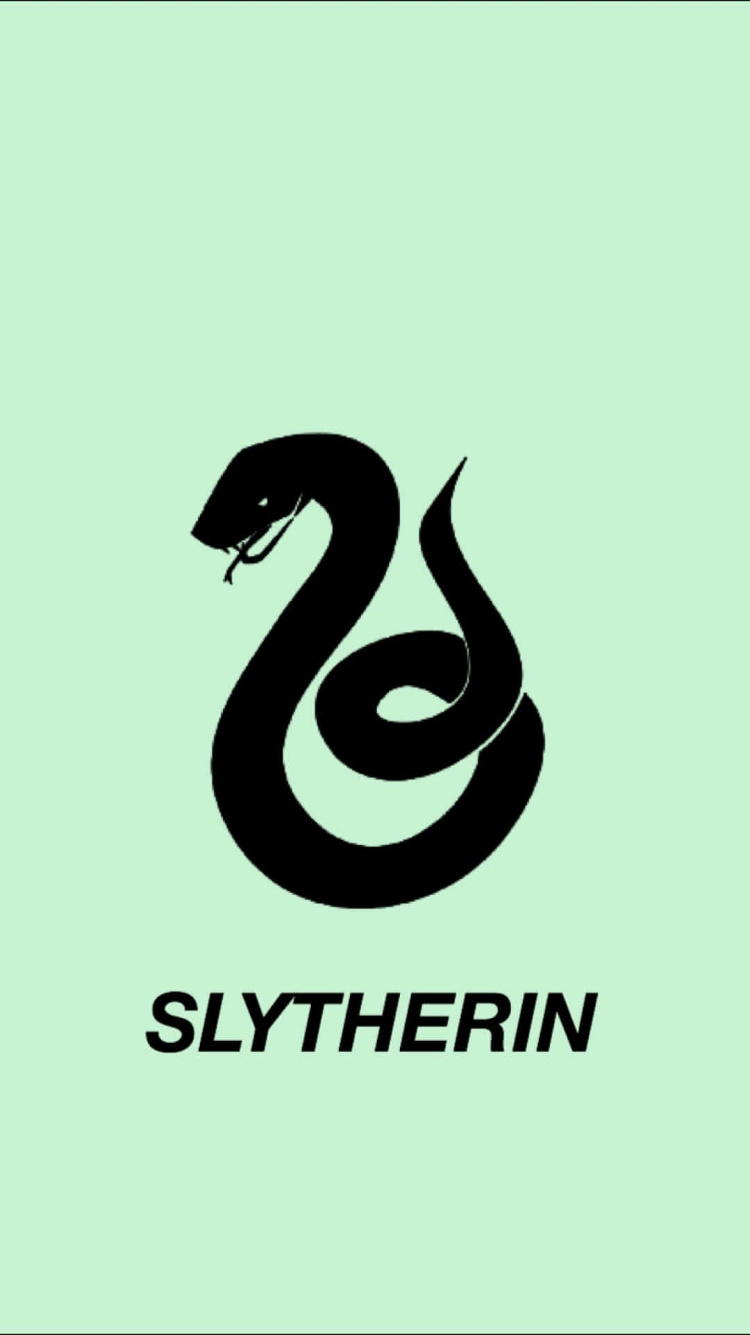 Cute Slytherin 桌布 壁紙 — 一個極簡風格的黑色蛇標誌，盤繞在淺綠色背景上的SLYTHERIN字樣上方。