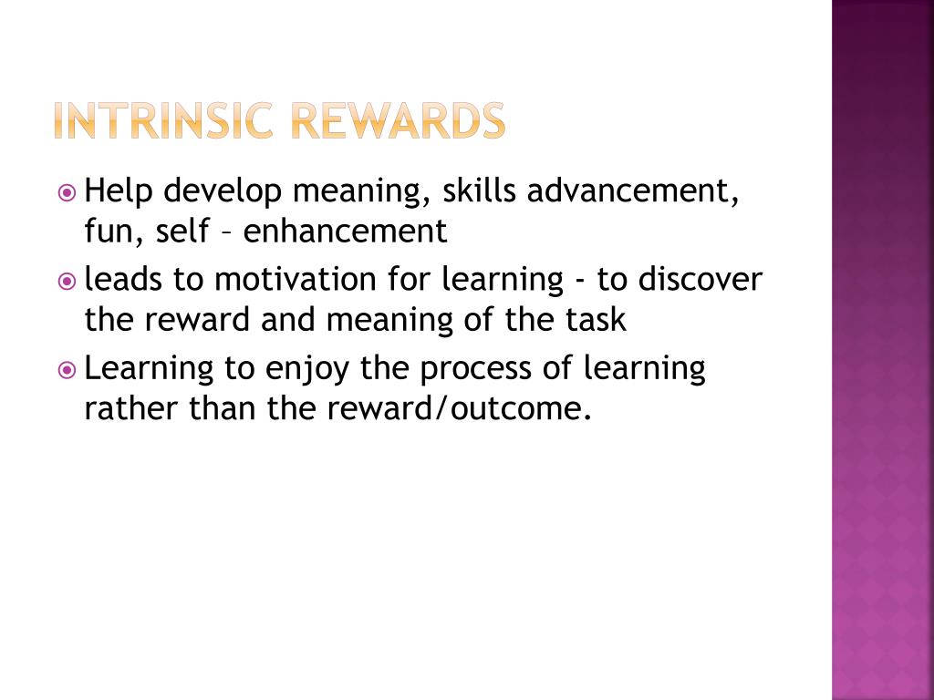 激勵 桌布 壁紙 — 一個標題為「INTRINSIC REWARDS」的簡報投影片，白色背景上有項目符號，並帶有紫色側邊欄。