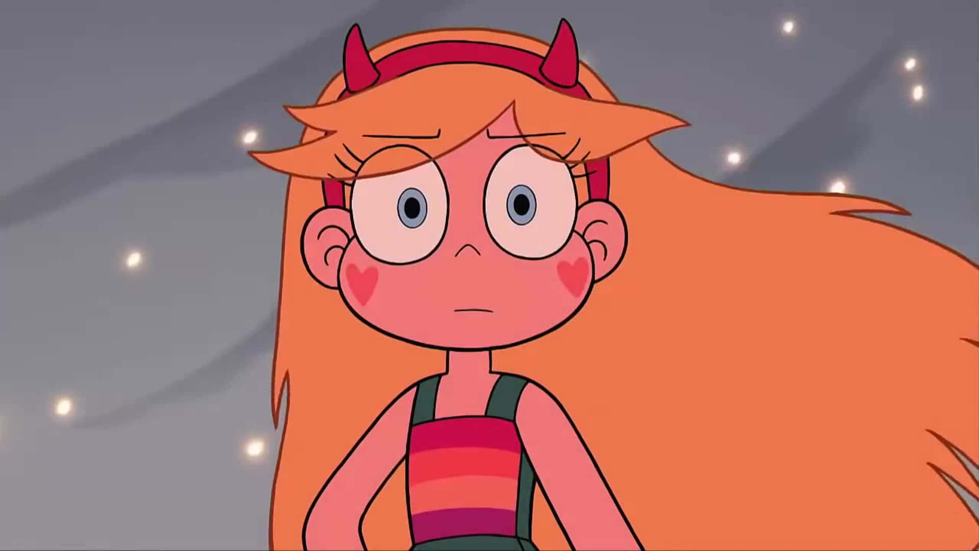 Star Vs The Forces Of Evil 桌布 壁紙 — 一個橙色頭髮、紅色惡魔角的卡通女孩在星光灰色背景前顯得很驚訝。