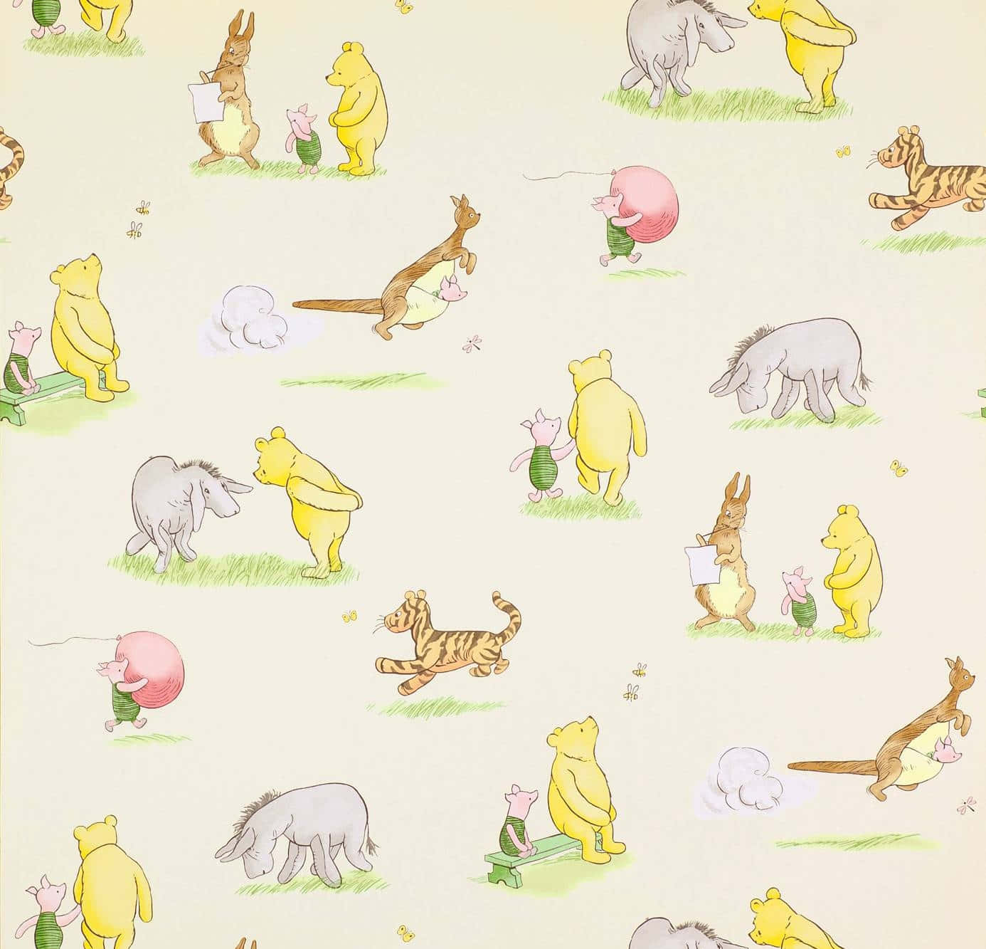 winnie the pooh 桌布 壁紙 — 一個歡樂的壁紙圖案，以小熊維尼和朋友們在戶外玩耍的場景為特色，採用柔和的粉彩色。