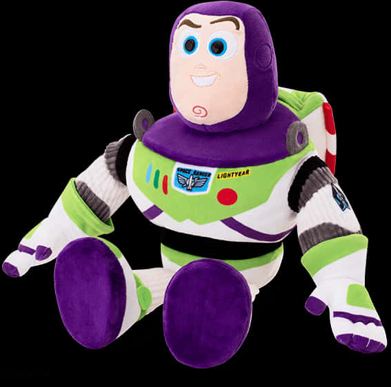 Toy Story Characters 桌布 壁紙 — 一個毛絨巴斯光年玩具盤腿坐在黑色背景前，展示其標誌性的綠色、白色和紫色太空服，帶有刺繡細節。
