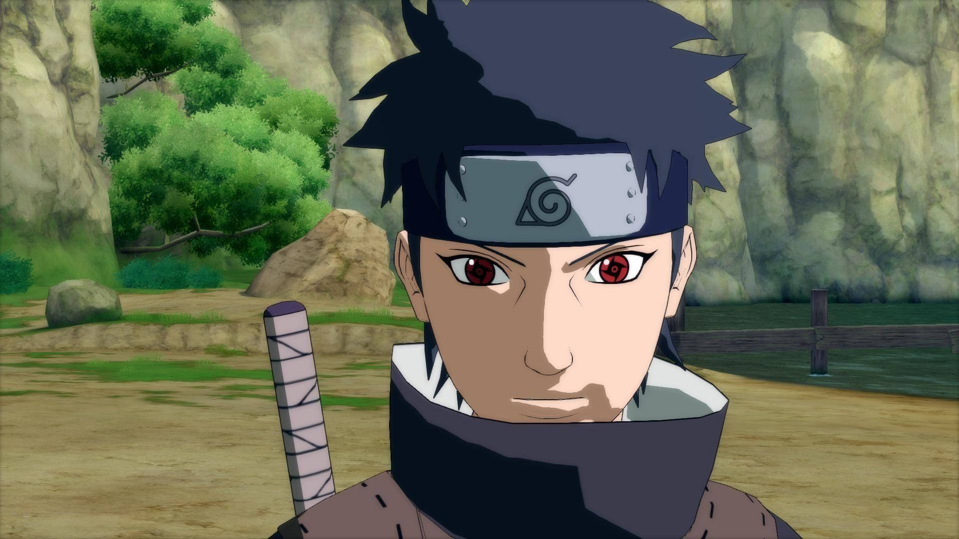 Shisui Uchiha 桌布 壁紙 — 一個決心堅定的動漫忍者，紅眼睛，黑色刺蝟頭，站在森林空地中，手持劍。