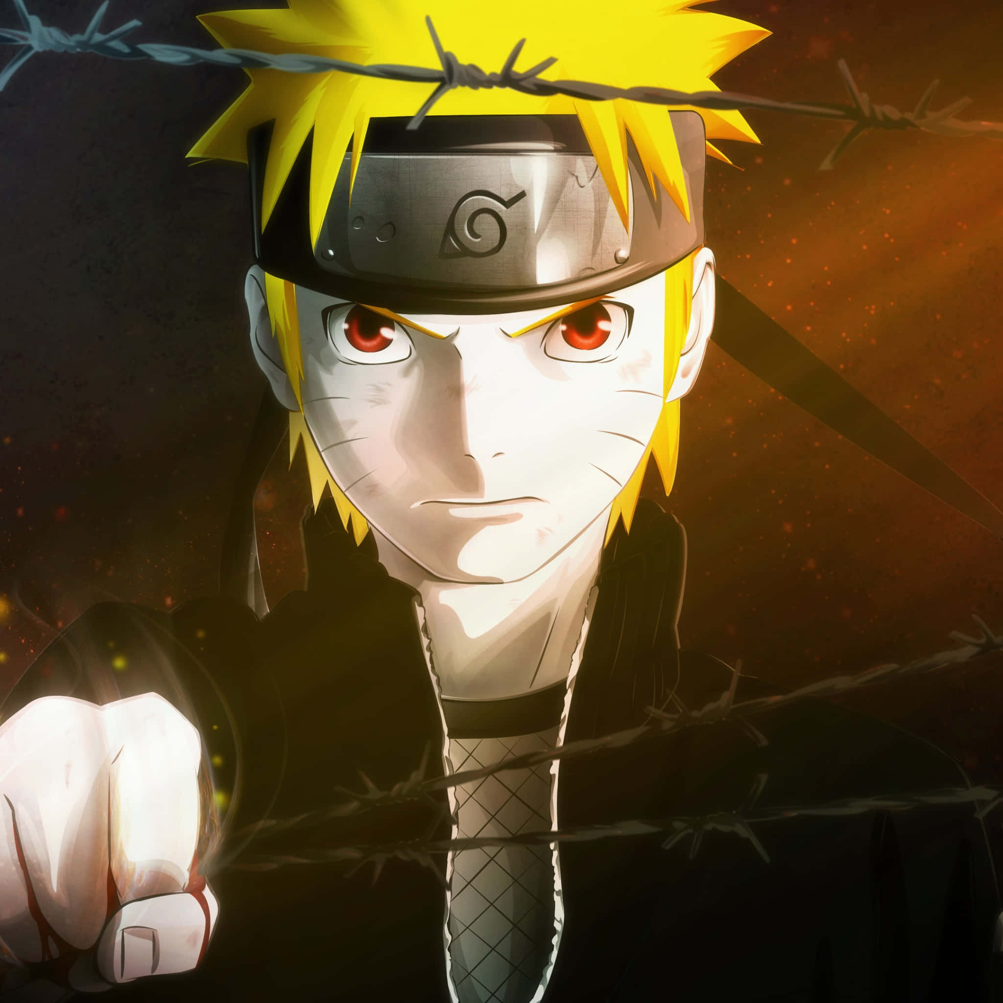 Naruto Anime 桌布 壁紙 — 一個決心堅定的動漫角色，擁有尖刺的黃色頭髮和紅色眼睛，在火熱的橙色背景下緊握鐵絲網。