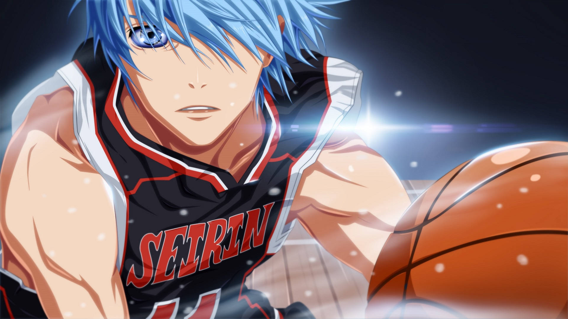 Kuroko No Basket 桌布 壁紙 — 一個決心堅定的藍髮動漫籃球運動員在明亮的場館燈光下緊握籃球。