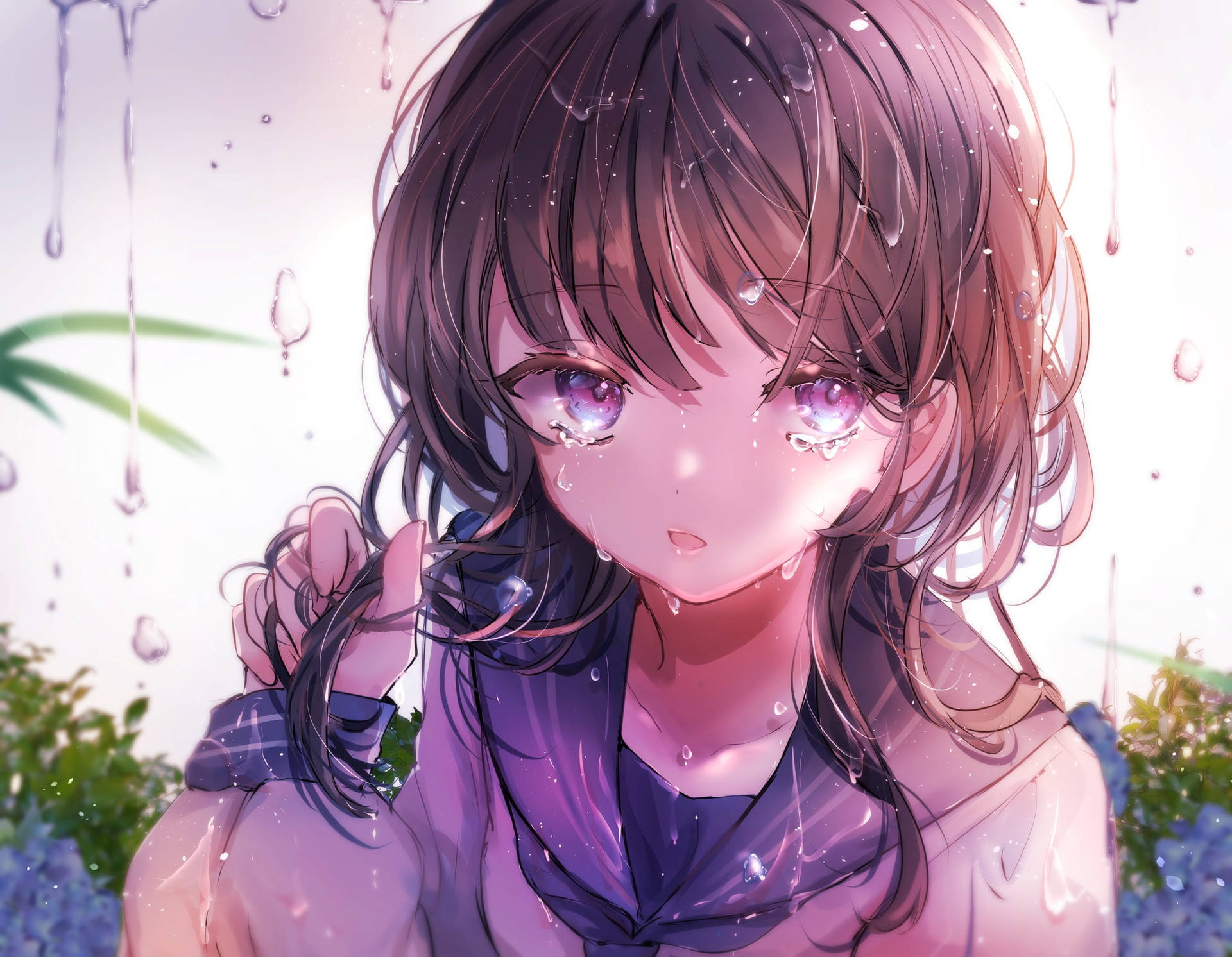 動漫女孩在雨中哭泣，濕髮和紫色眼睛 — 憂鬱動漫女孩 GIF 壁紙