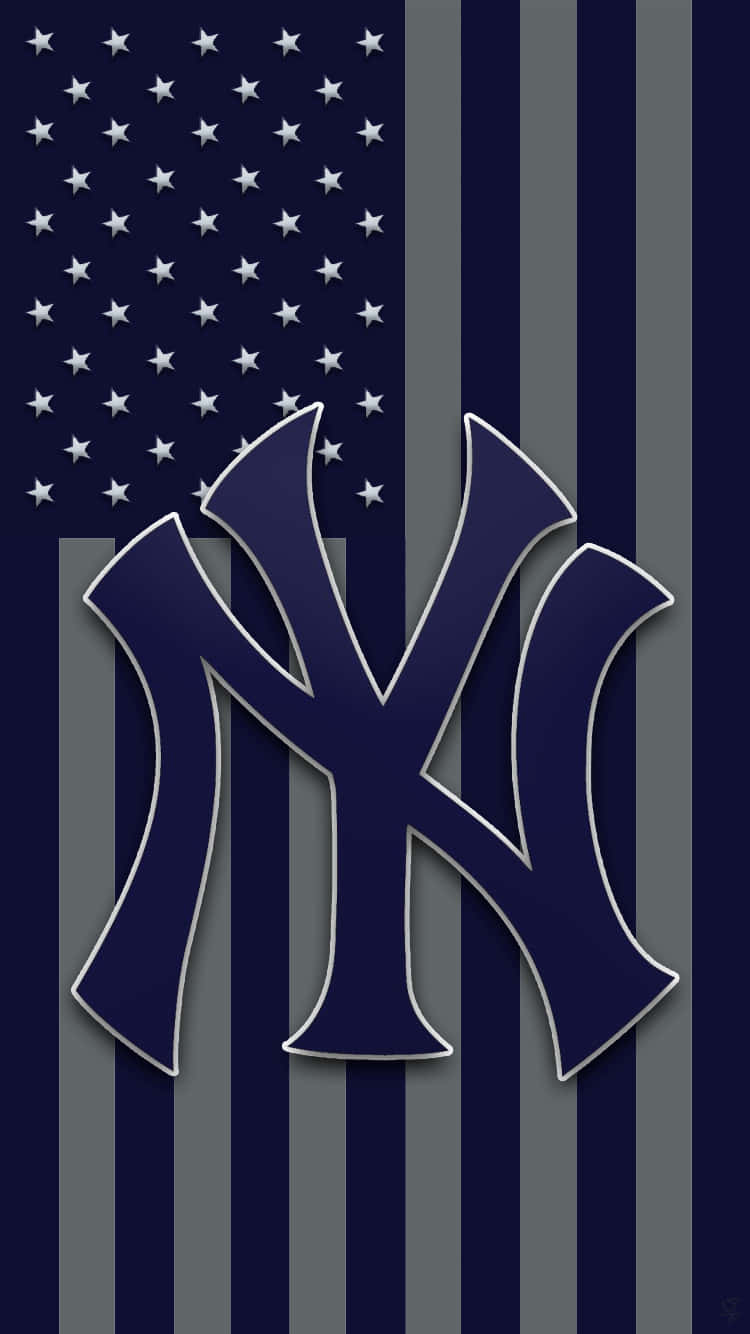 New York Yankees iPhone 桌布 壁紙 — 一個海軍藍色的紐約洋基隊標誌覆蓋在一個帶有灰色條紋和白色星星的風格化美國國旗上。