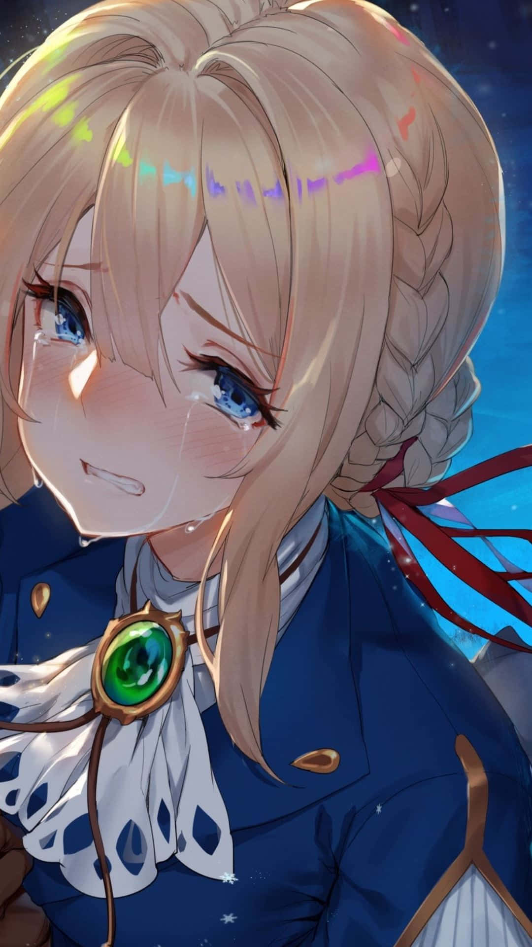 動漫 桌布 壁紙 — 一個淚流滿面的動漫女孩，金髮辮子，藍色眼睛，穿著藍色制服，帶有綠色寶石胸針，背景是繁星點點的夜空。