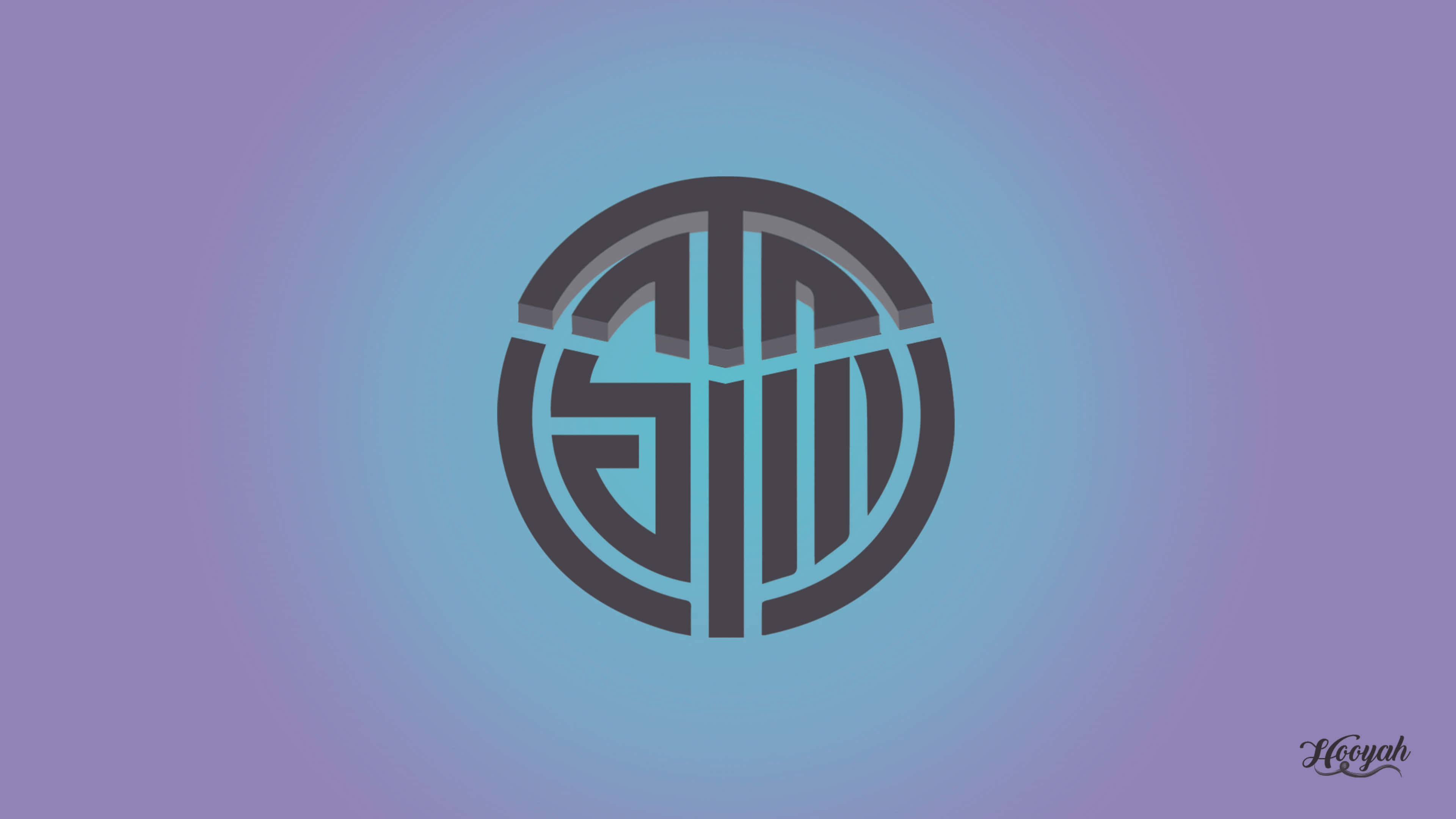 Tsm 桌布 壁紙 — 一個深灰色的風格化字母組合標誌居中放置在混合紫色和藍色的柔和漸變背景上。