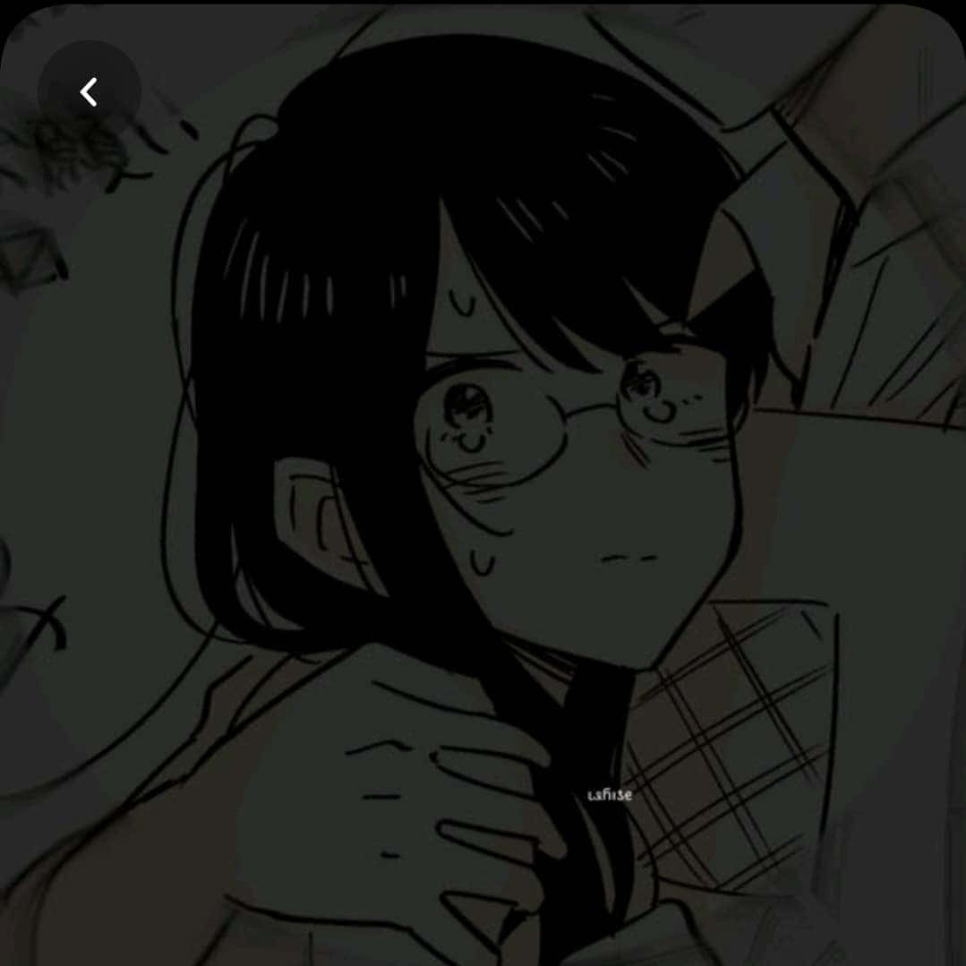 戴著眼鏡、頭髮凌亂的動漫女孩，害羞地睜大眼睛向上看。 — 漫畫gif 壁紙