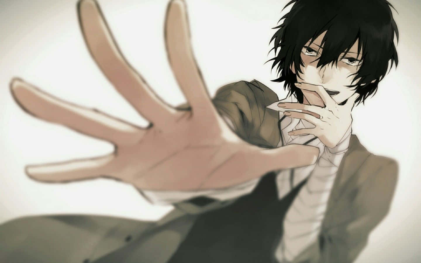 動漫男孩 桌布 壁紙 — 一個深色頭髮、眼神銳利的動漫角色，一隻手向前伸出，另一隻手遮住嘴巴，背景為純色。