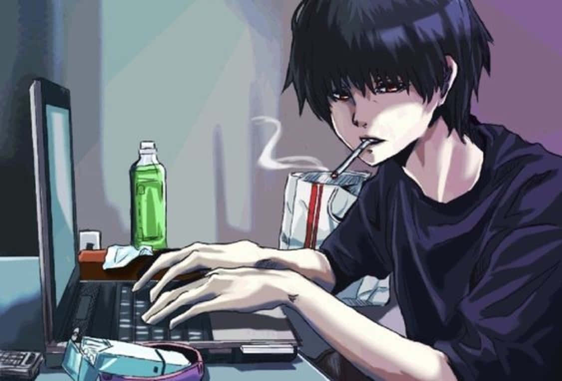 桌布 壁紙 — 一個深色頭髮的動漫青少年在昏暗的房間裡抽煙，同時在筆記型電腦上打字，附近有一個綠色瓶子。