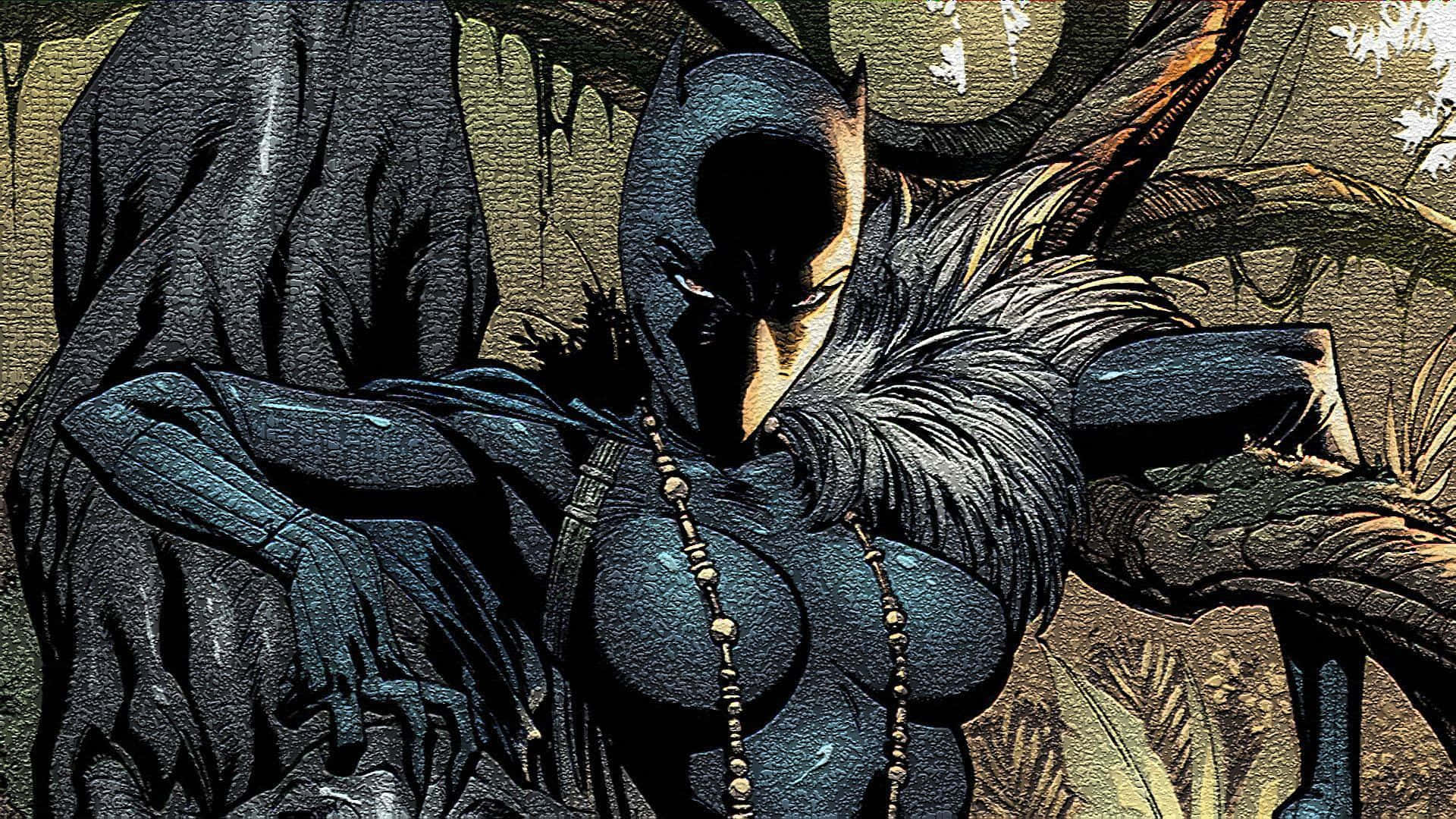 Black Panther Hero 桌布 壁紙 — 一個深藍色裝甲人物，戴著鳥形面具和羽毛領，站在粗糙、有紋理的叢林環境中。