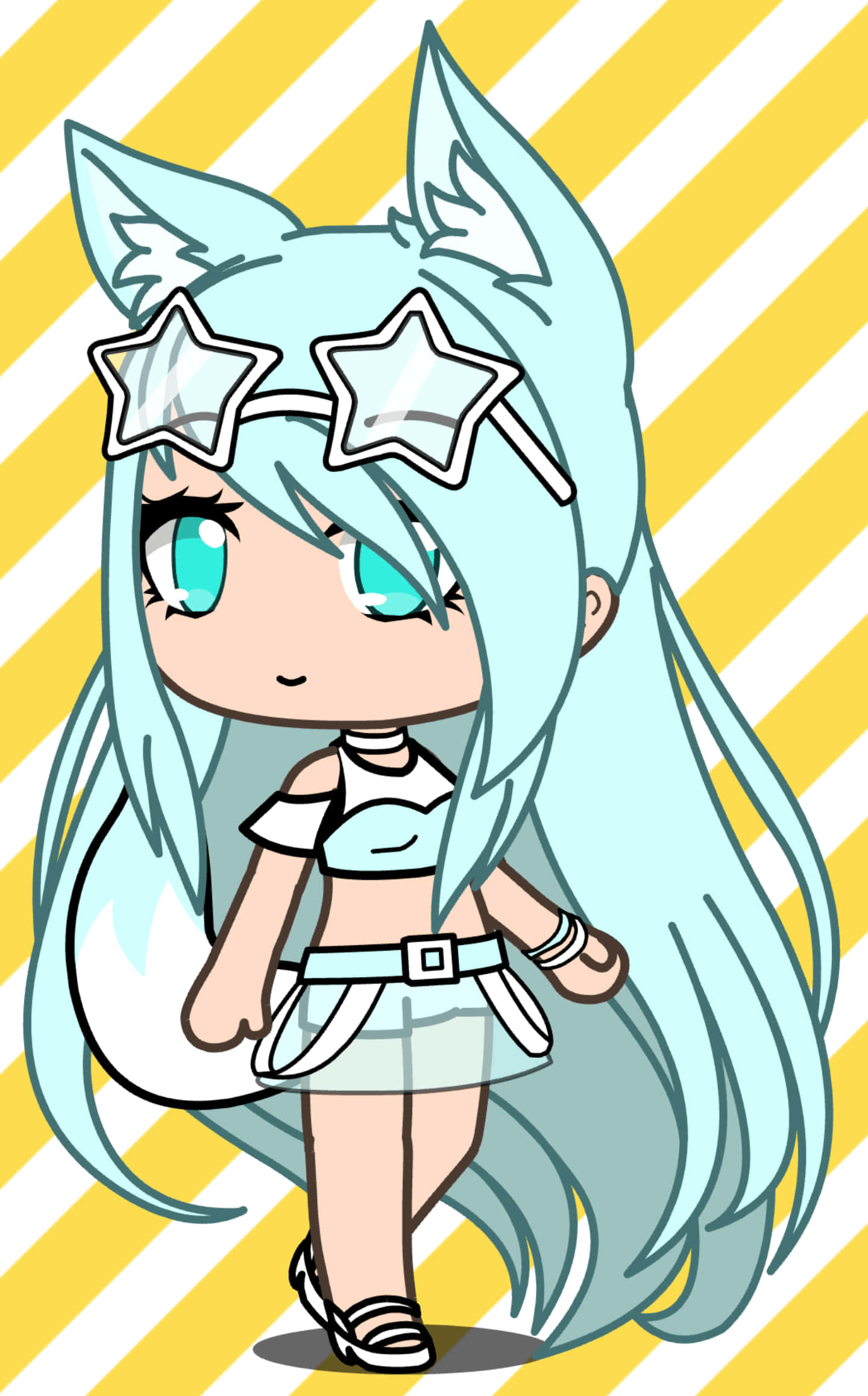 Gacha Life 桌布 壁紙 — 一個淺藍色頭髮、狐狸耳朵的Q版動漫女孩，在黃白條紋背景上戴著星形眼鏡。