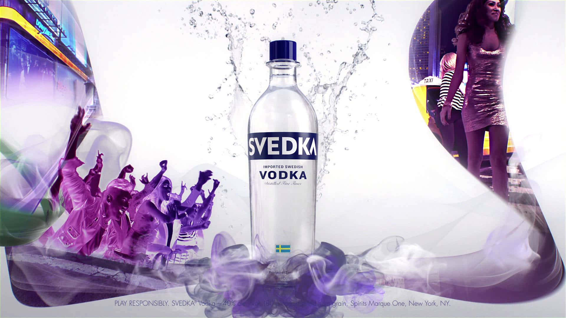 drinks 桌布 壁紙 — 一個清晰的Svédka伏特加酒瓶，居中於動態的紫色液體飛濺中，並有派對人群和一位穿著亮片連衣裙的女性在彎曲的插圖中。