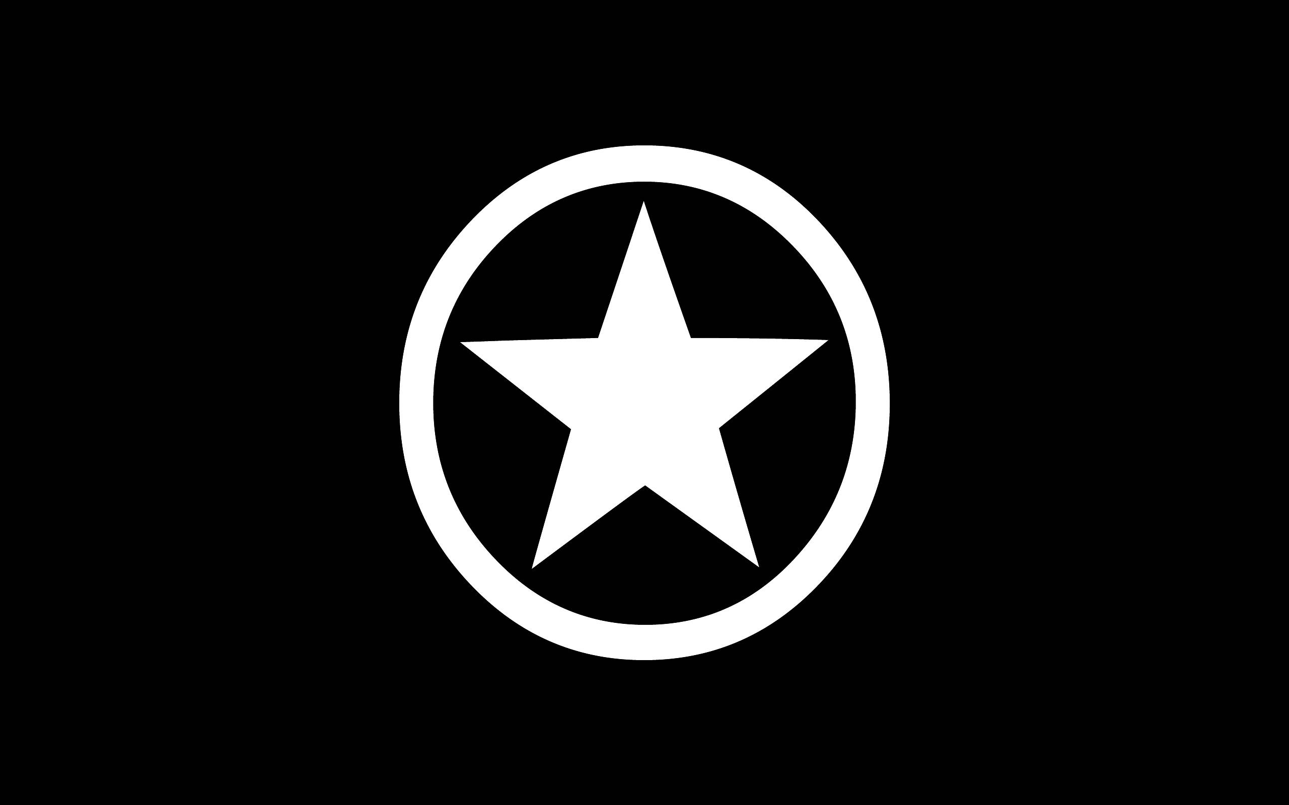 Converse 標誌 桌布 壁紙 — 一個清晰的白色五角星被一個圓圈包圍，位於純黑色背景的中心。