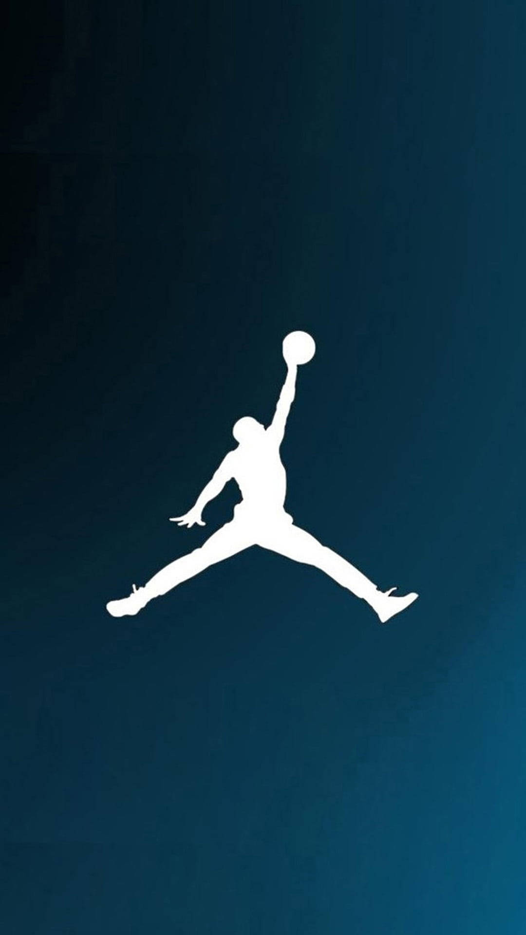 Jordan Logo 桌布 壁紙 — 一個清晰的白色的籃球運動員在空中灌籃的剪影，背景是深藍色漸變。