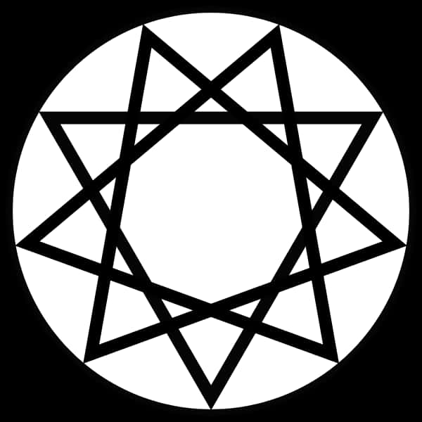 Pentagram 桌布 壁紙 — 一個清晰的黑白大衛之星，位於圓形中央，背景為純黑色。
