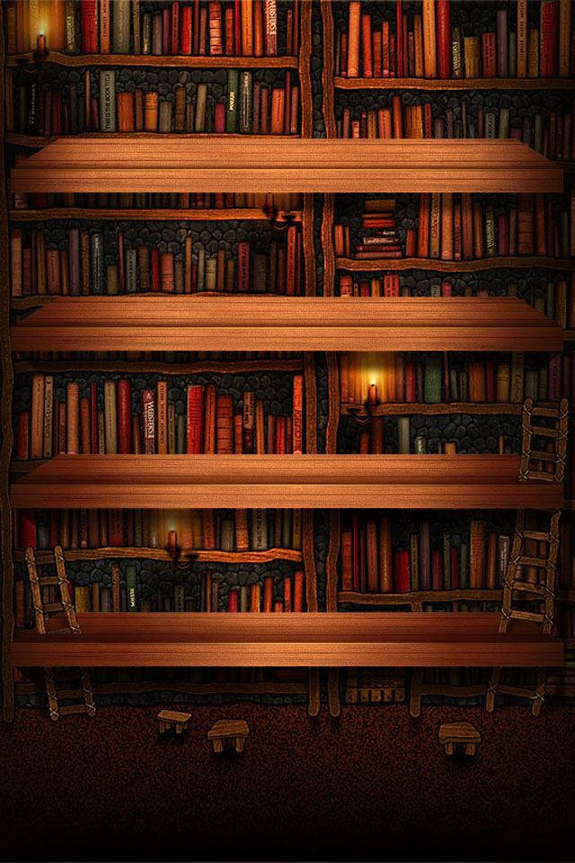 books 桌布 壁紙 — 一個溫暖照明的木製圖書館，高聳的書架上放滿了舊書，燭光投下柔和的陰影。