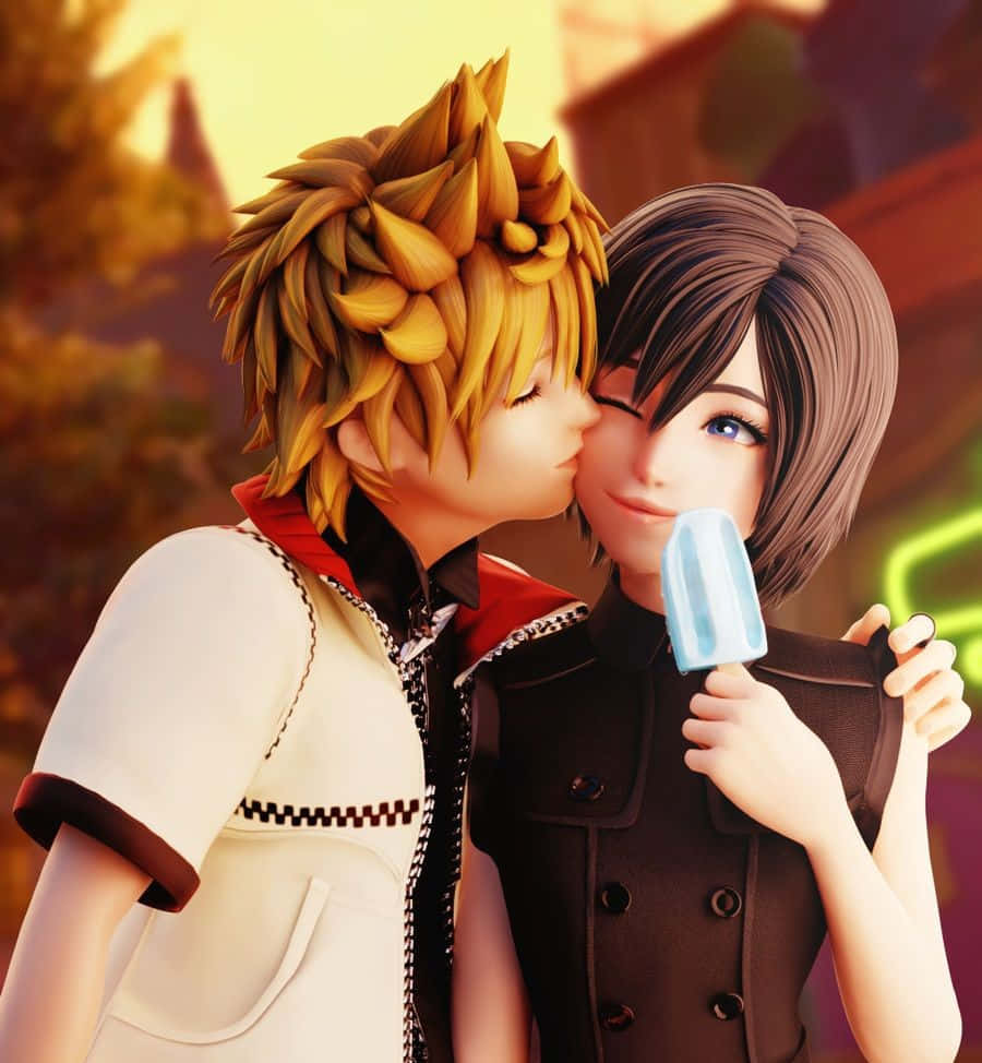 Kingdom Hearts Kairi 桌布 壁紙 — 一個溫柔的動漫時刻，金髮男孩親吻女孩的臉頰，而她拿著藍色冰棒，背景是溫暖的日落。