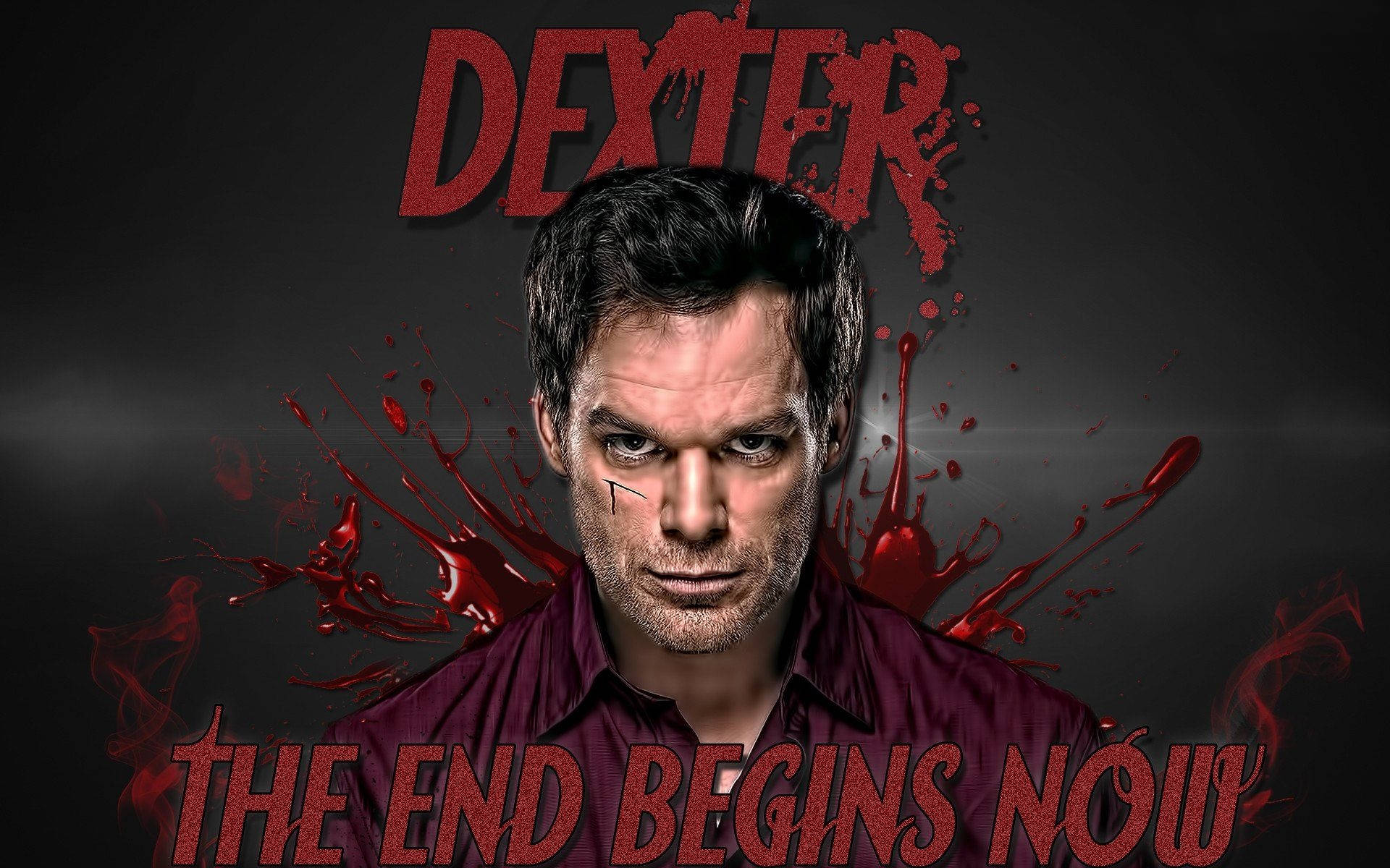 在「Dexter」和「The End Begins Now」字樣下面，臉上帶血的男人。 — 神秘 壁紙