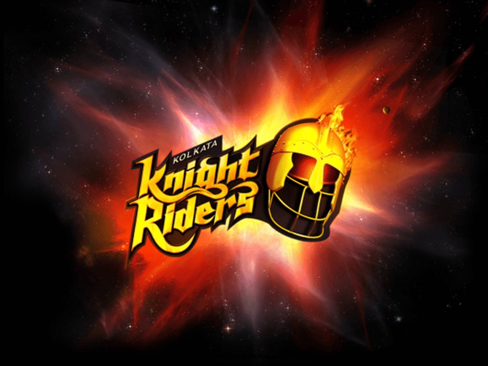 Riders 桌布 壁紙 — 一個火熱的金色騎士頭盔和 'Knight Riders' 標誌在帶有星星的宇宙星雲背景下爆發。