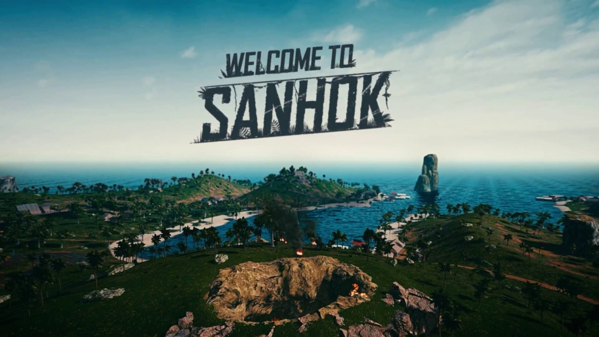 pubg mobile 桌布 壁紙 — 一個熱帶島嶼天堂，擁有茂密的綠色山丘、棕櫚樹和碧綠的海水，在明亮的天空下，上面漂浮著「WELCOME TO SANHOK」文字。