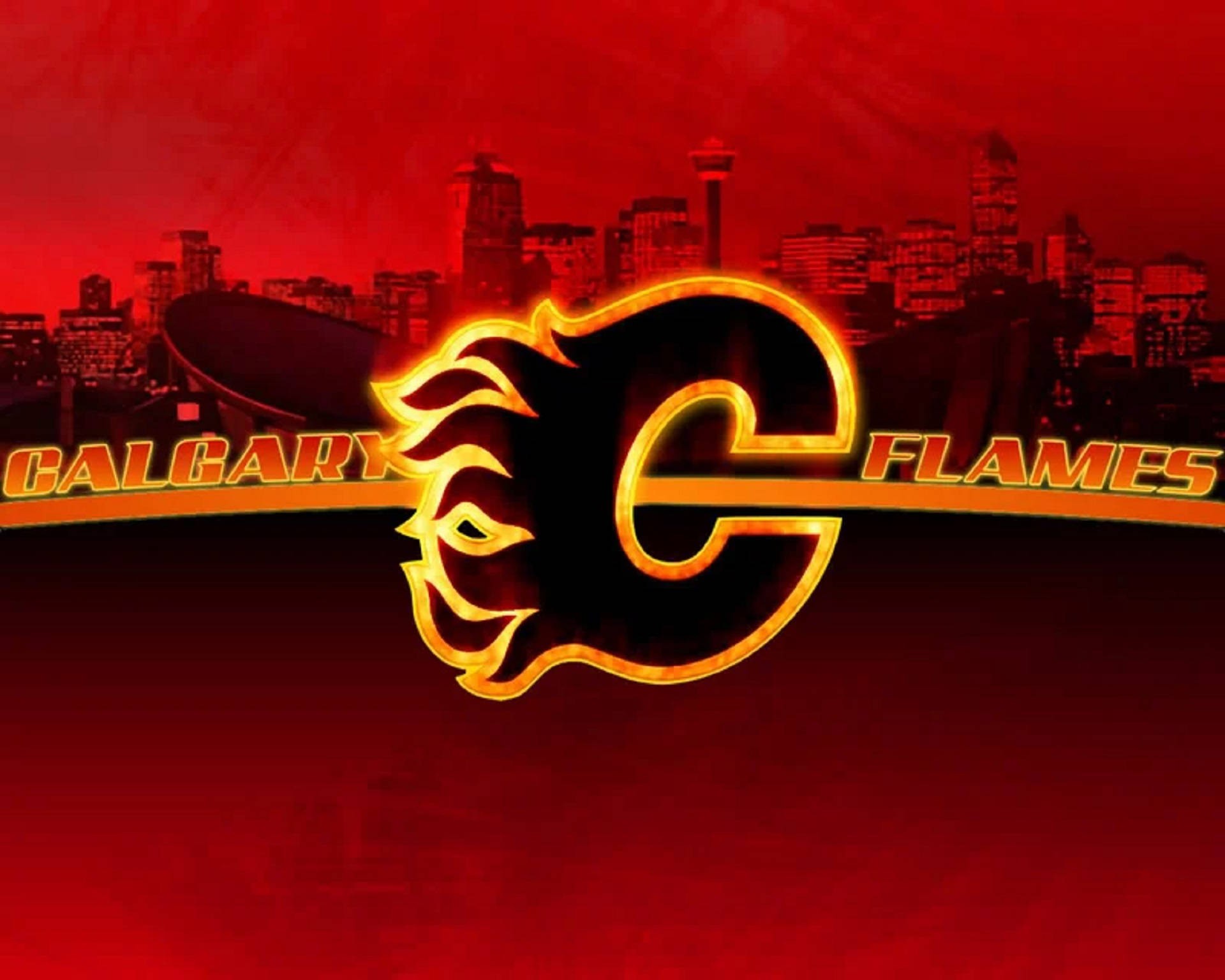 Flames 桌布 壁紙 — 一個熾熱的卡加利火焰隊標誌在黃昏時分映襯著泛紅的城市天際線發光。
