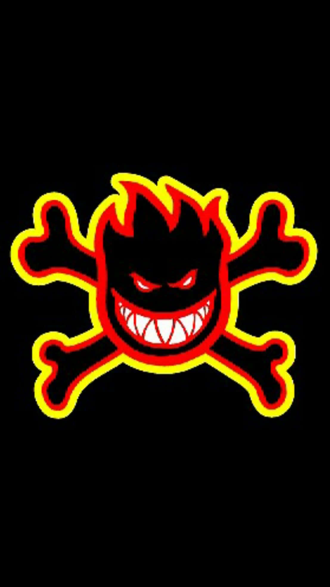 Skull And Crossbones 桌布 壁紙 — 一個熾熱的紅色骷髏頭，帶有鋒利的牙齒和發光的眼睛，置於黑色背景上以黃色勾勒的交叉骨頭上。
