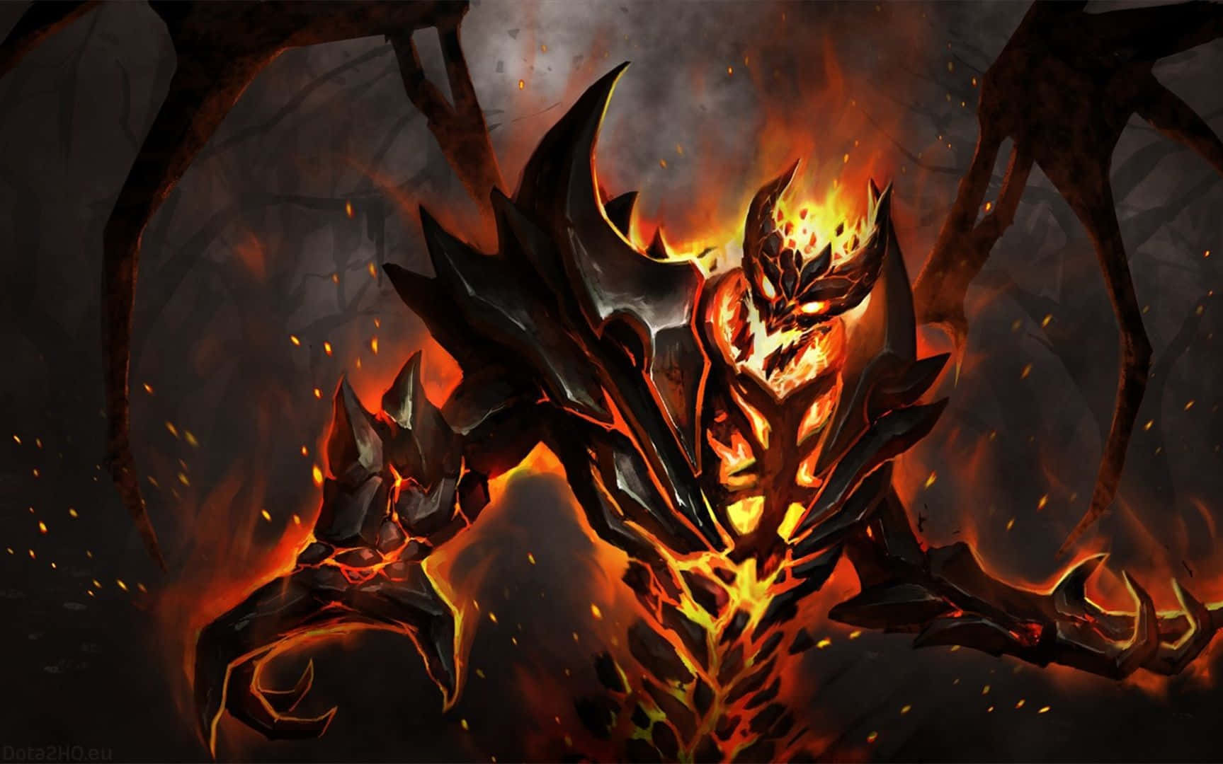 Shadow Fiend 桌布 壁紙 — 一個燃燒的惡魔形象，擁有發光的橙色眼睛和熔化的盔甲，在黑暗、煙霧繚繞的背景中威風凜凜地站立。