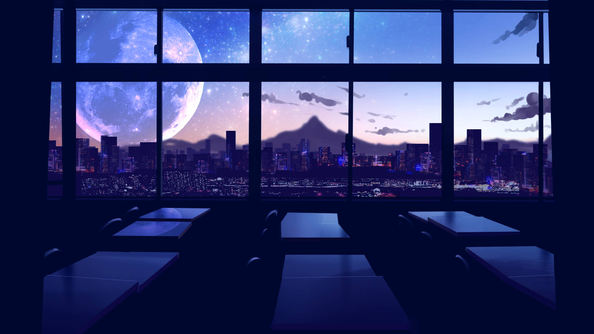 Moon Night Sky 桌布 壁紙 — 一個燈光昏暗的房間裡，空桌子透過大窗戶凝視著在巨大月亮和星空下閃爍的城市景觀。