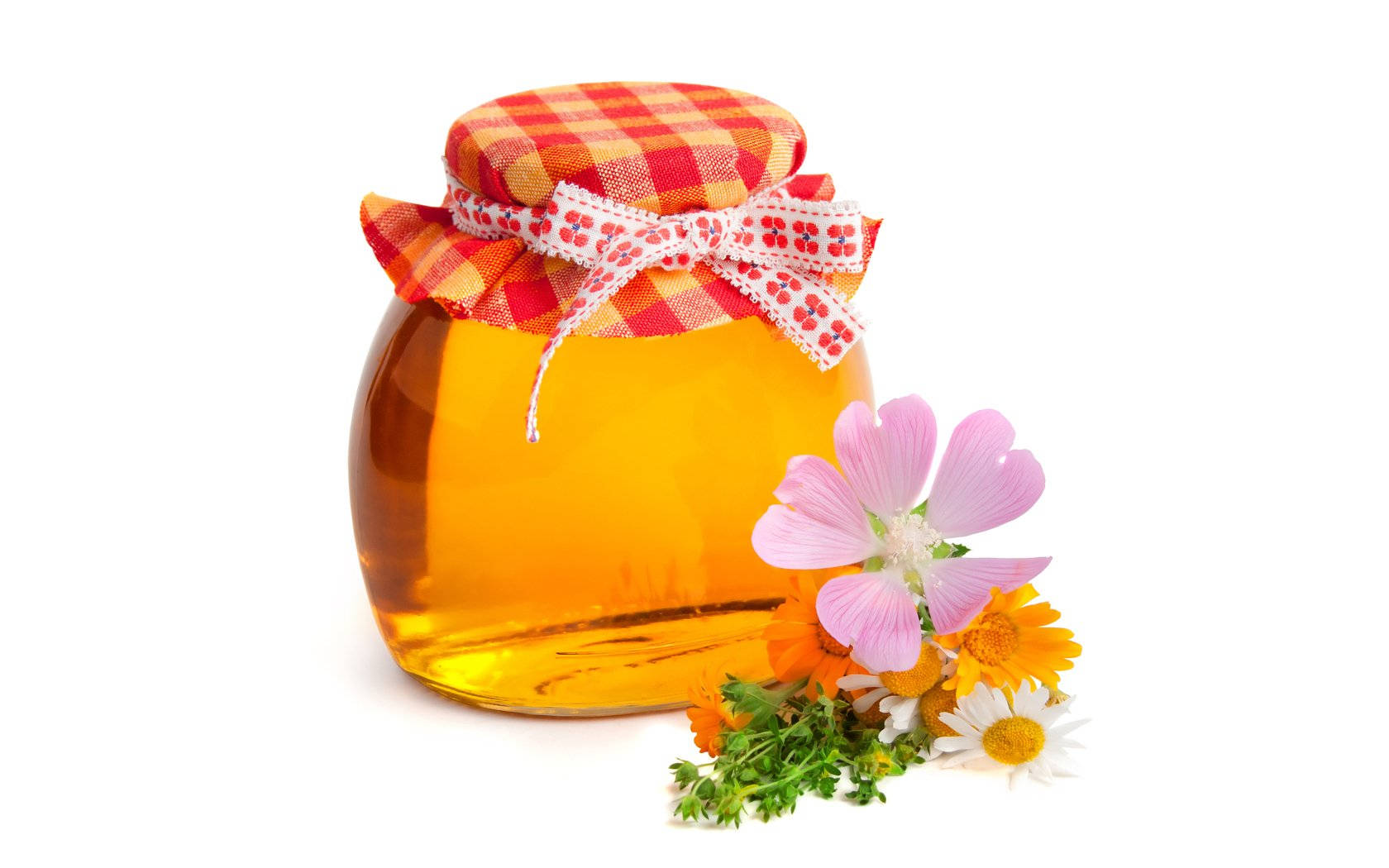 honey 桌布 壁紙 — 一個玻璃罐裝著金色蜂蜜，用紅色格子蓋和蝴蝶結密封，旁邊放著新鮮的粉紅色、橙色和白色野花。