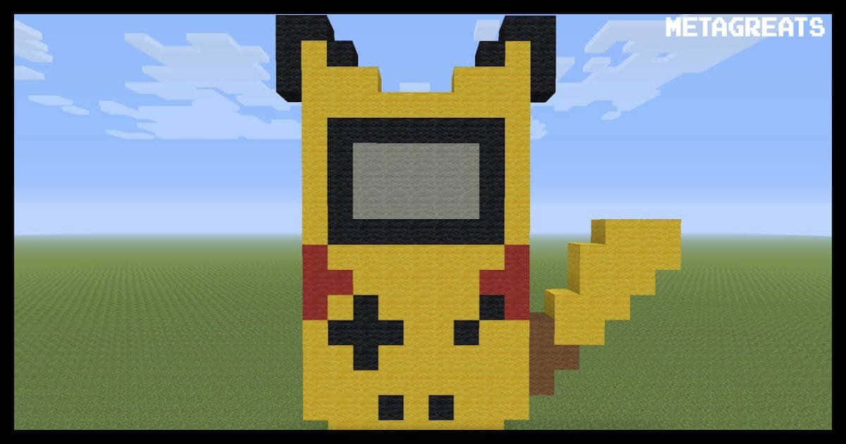 Minecraft Art 桌布 壁紙 — 一個由方塊組成的像素化皮卡丘站在草地上，藍天白雲。