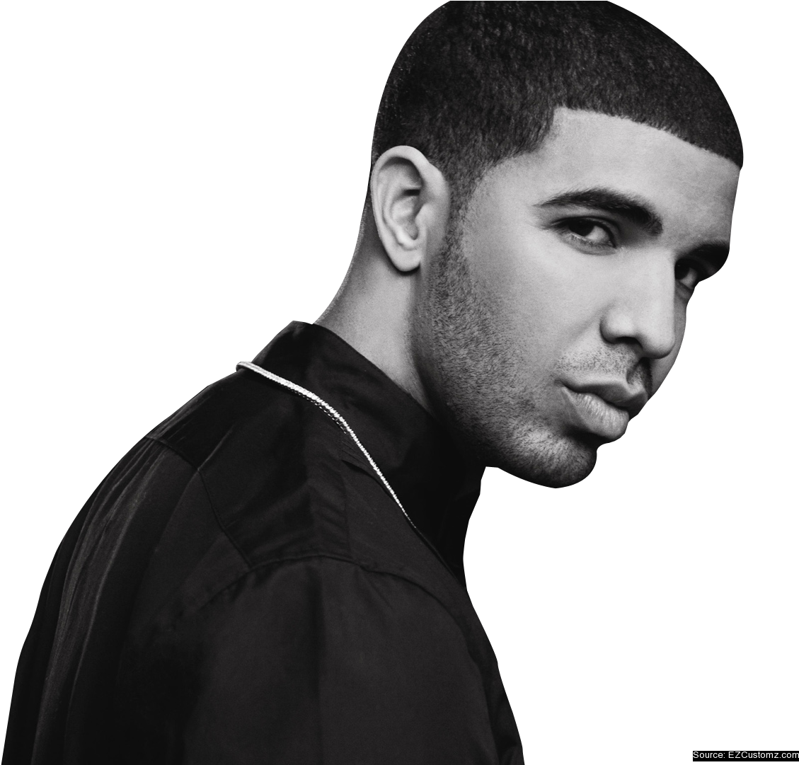 Drake 桌布 壁紙 — 一個男人側面的黑白肖像，背景黑暗，穿著有領襯衫和鏈條。