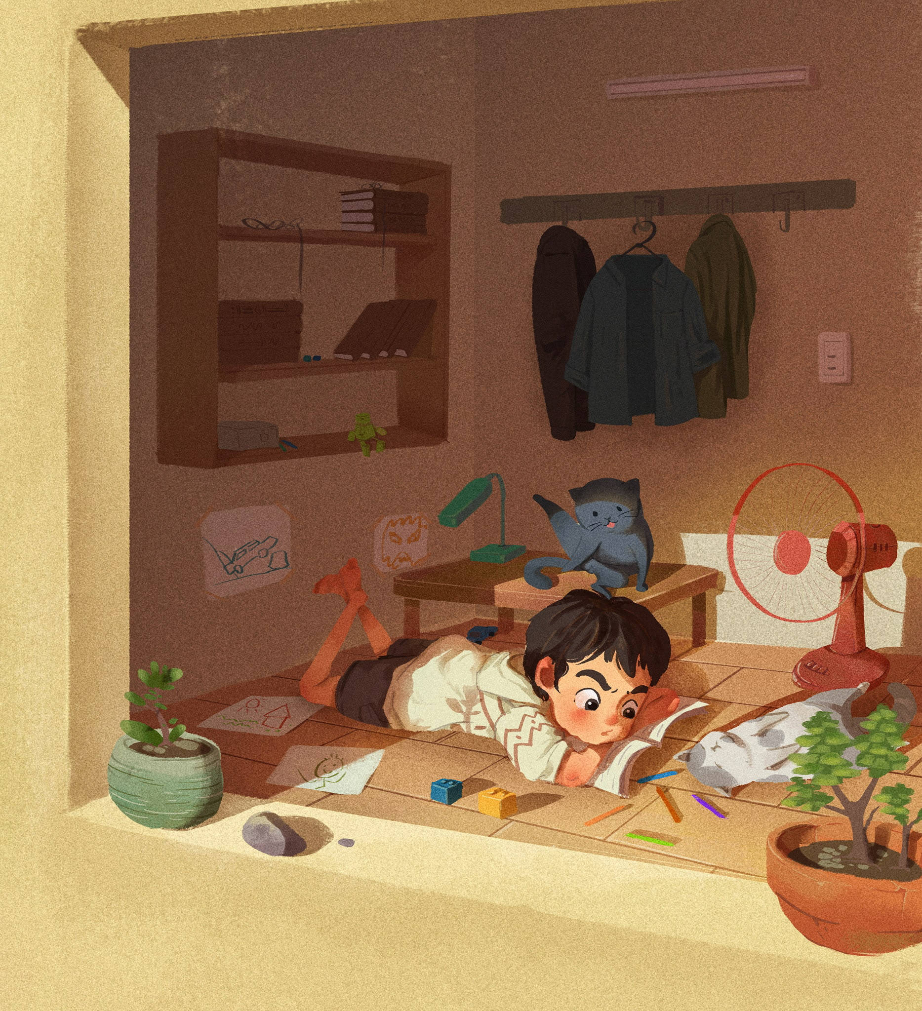 小孩動圖 桌布 壁紙 — 一個男孩躺在瓷磚地板上，在一個舒適的房間裡，周圍是玩具、畫作和一隻棲息在桌子上的藍貓。