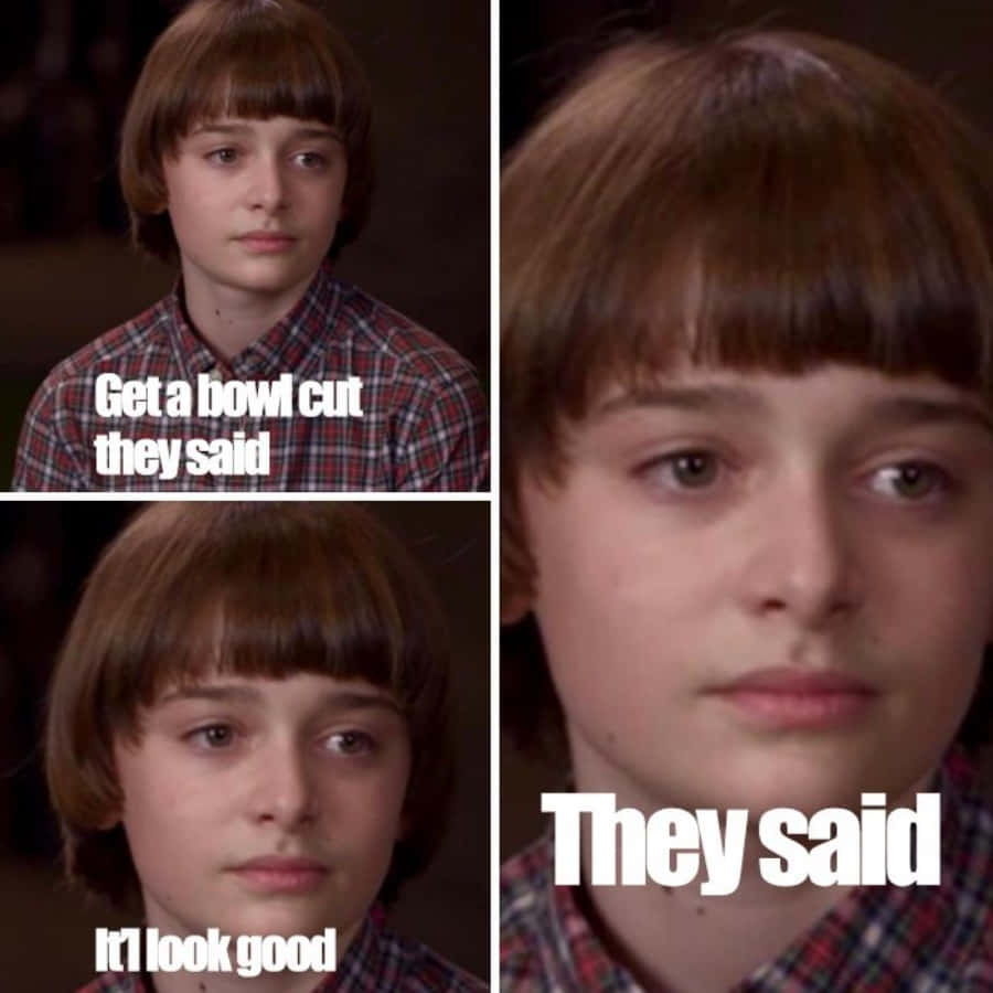  壁紙 — 一個留著碗形髮型的男孩在帶有文字疊加的三格迷因佈局中莊嚴地看著鏡頭。